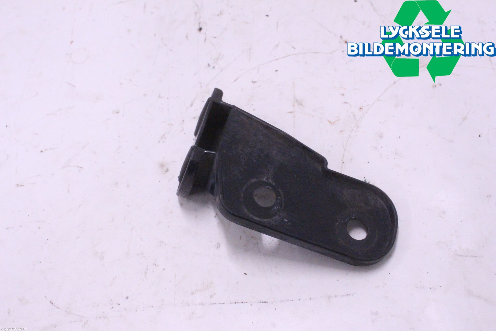 BMW 3 E36      91-00 Stötfångarfäste Fram Hö