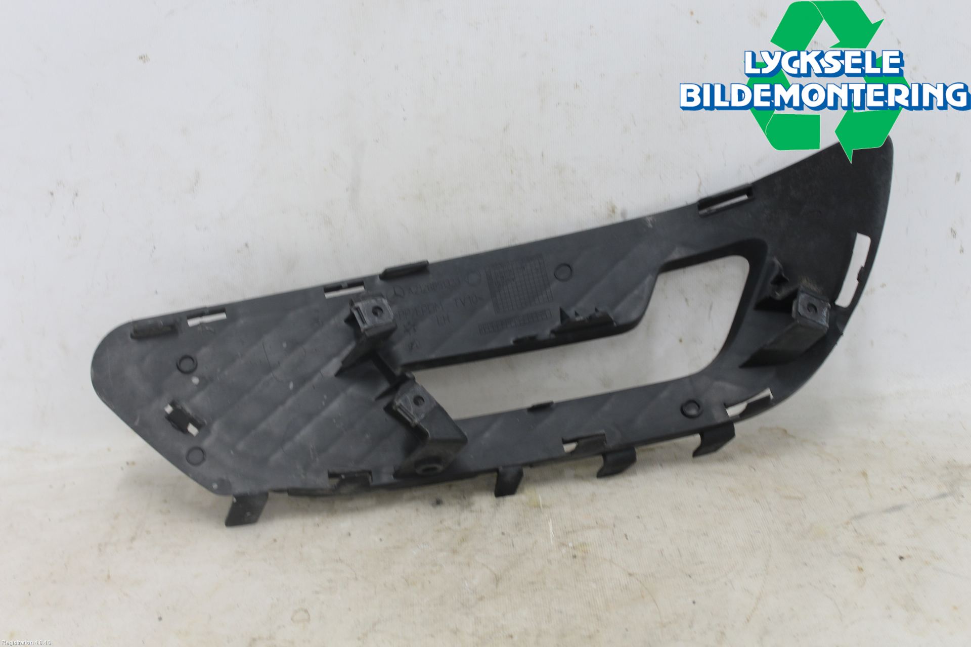 Mercedes-Benz MB E-KLASS (W212) 09-16 Dimljussarg Fram