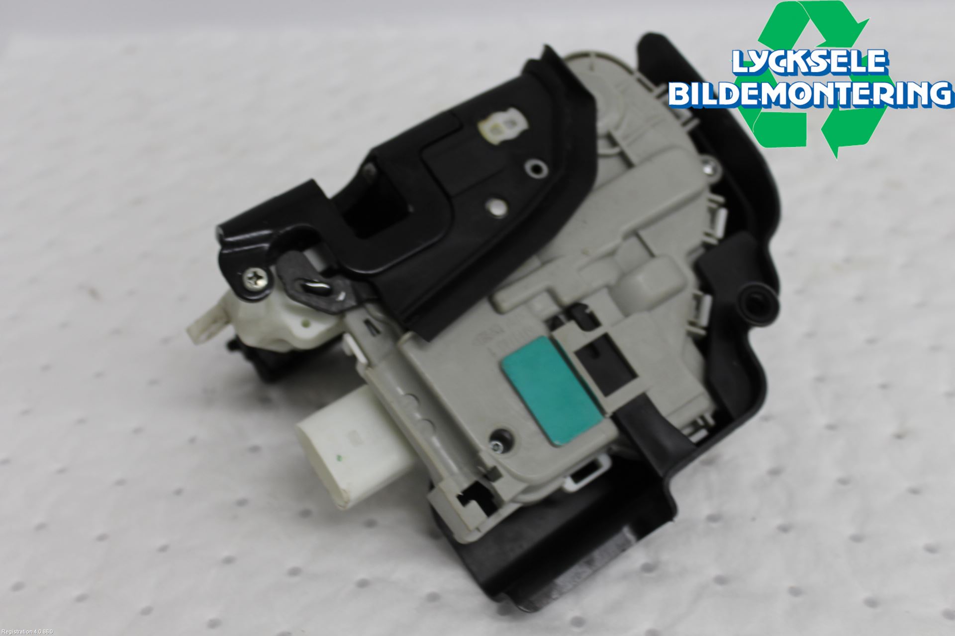 Audi A4/S4 B9 16-19 Låskista-Dörrlås