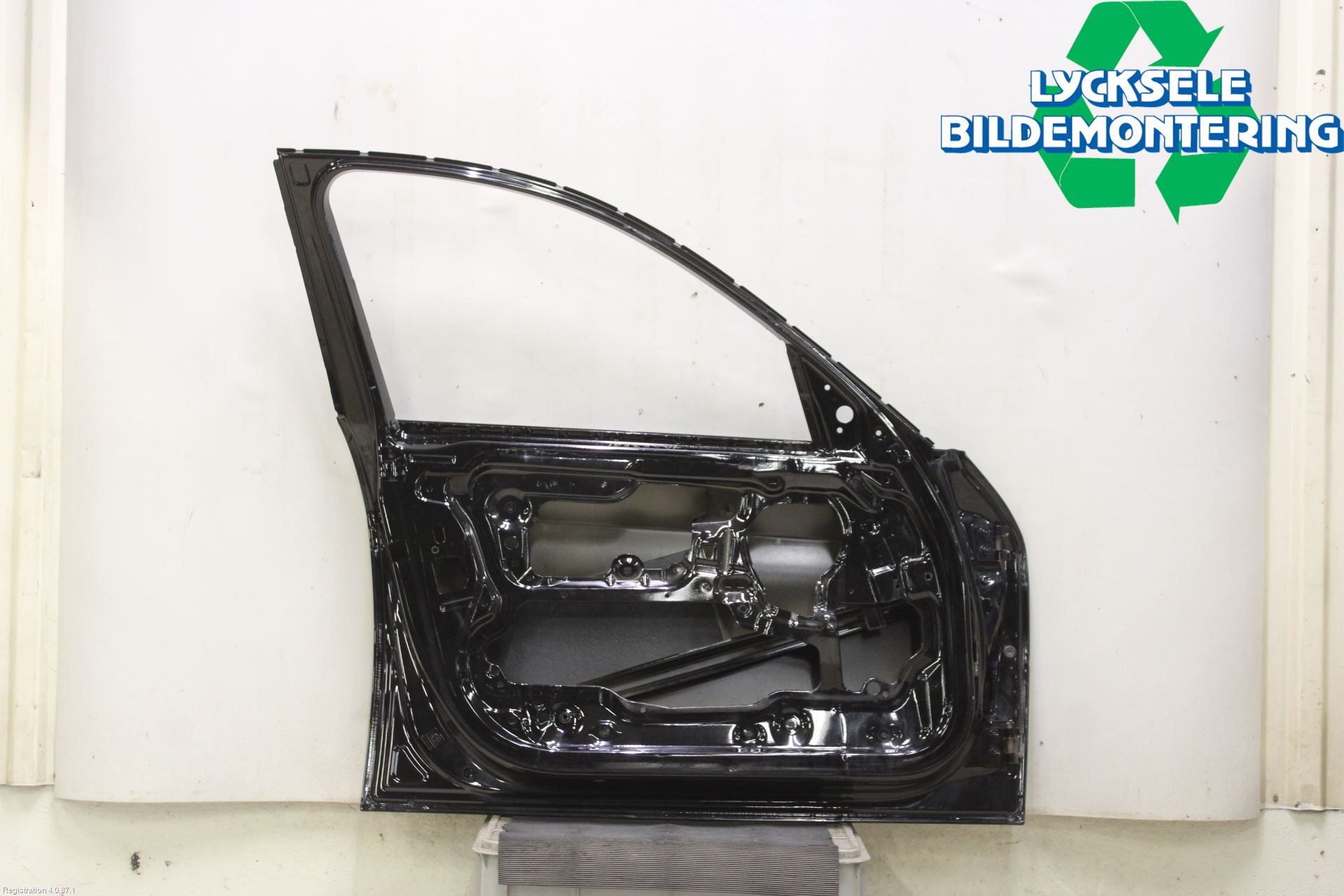 BMW 3 E90/91 SED/TOU 05-12 Dörr Fram Vänster