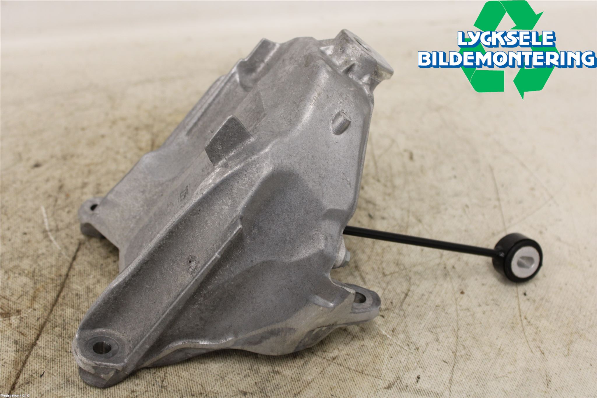 Audi A6 F2/C8 19- Växellådsfäste