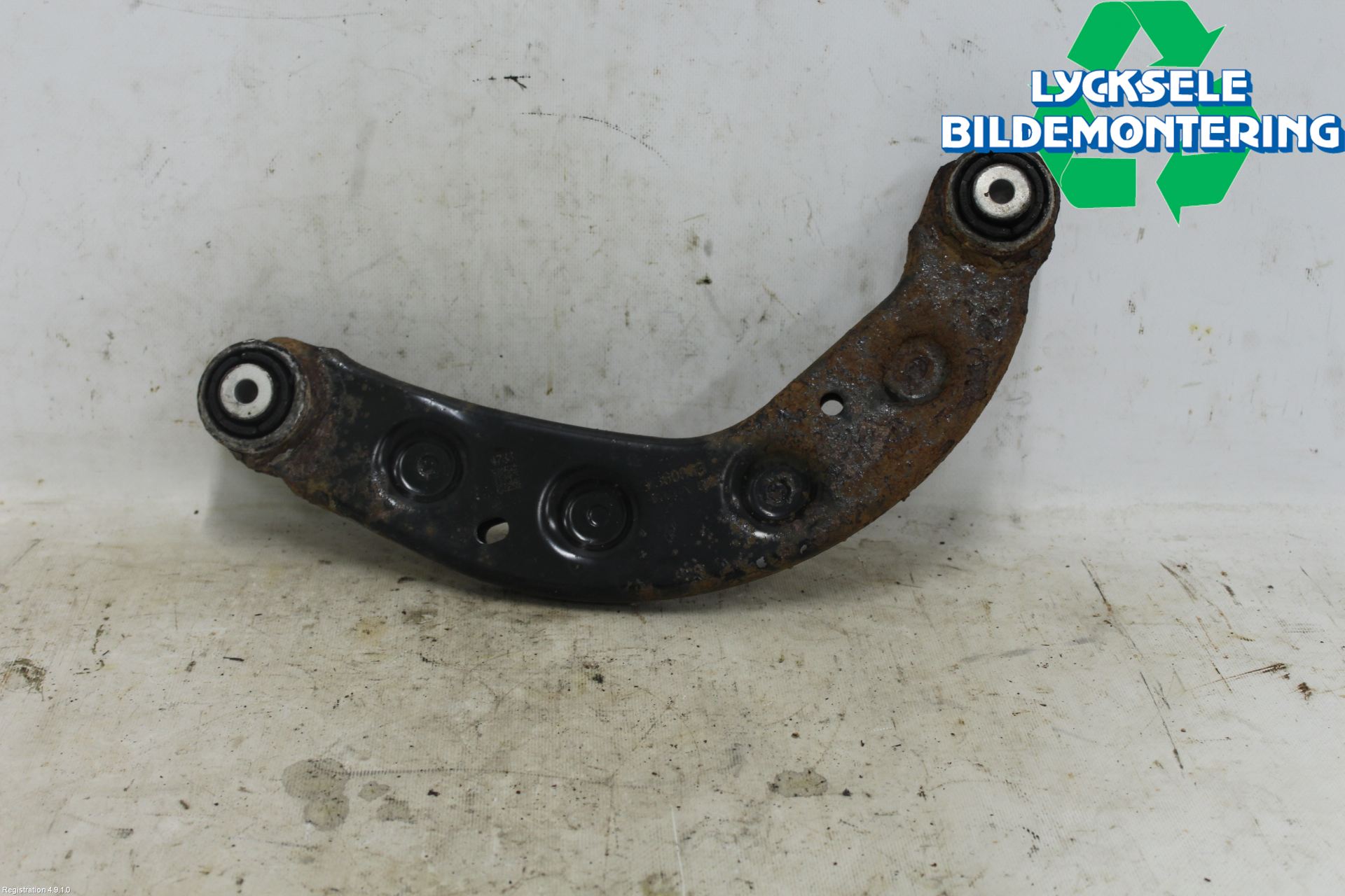 Volvo V90 17->> Bärarm Bak Övre Vänster