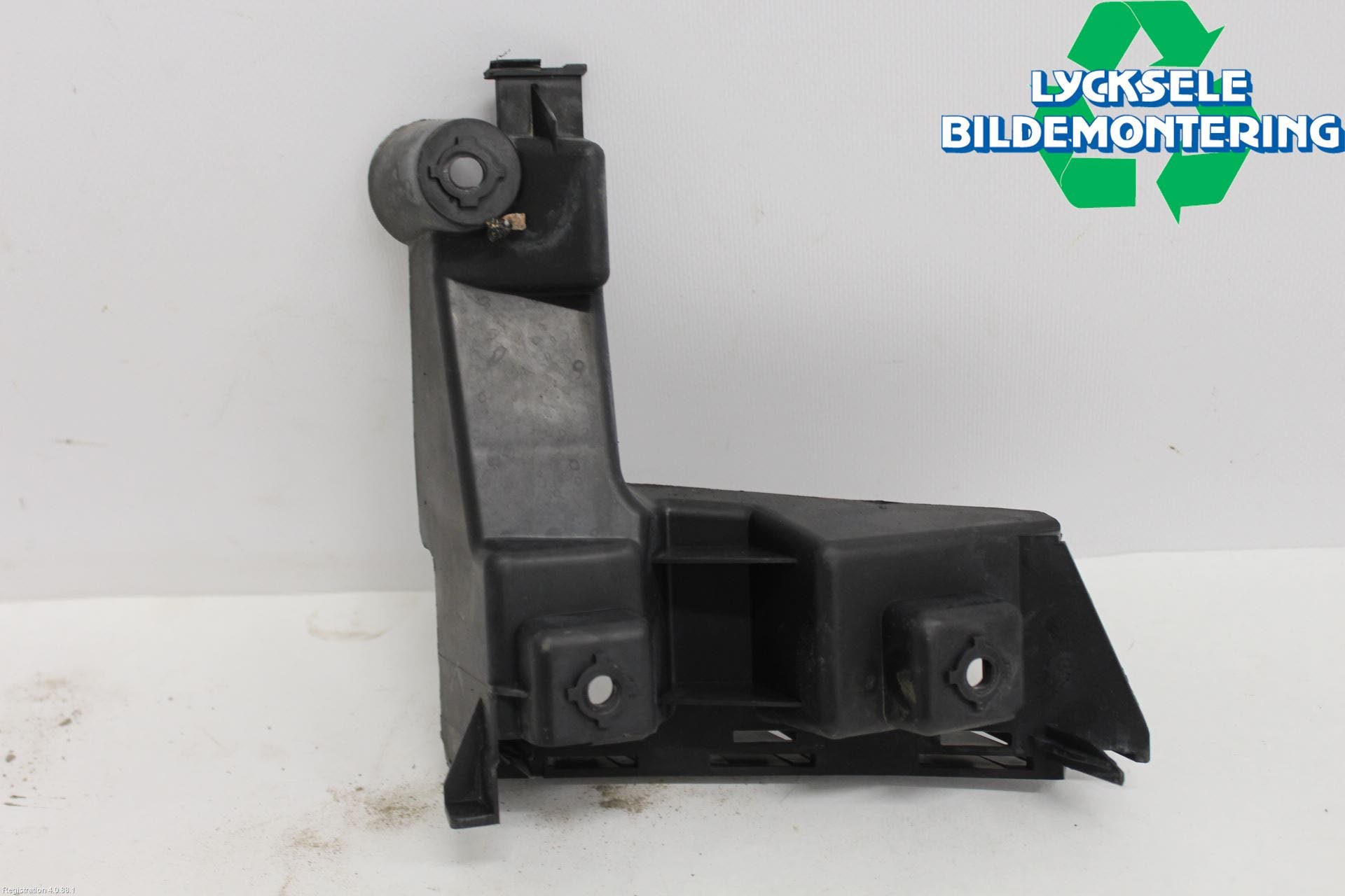 Volvo V70 14-16 Stötfångarfäste Bak Hö
