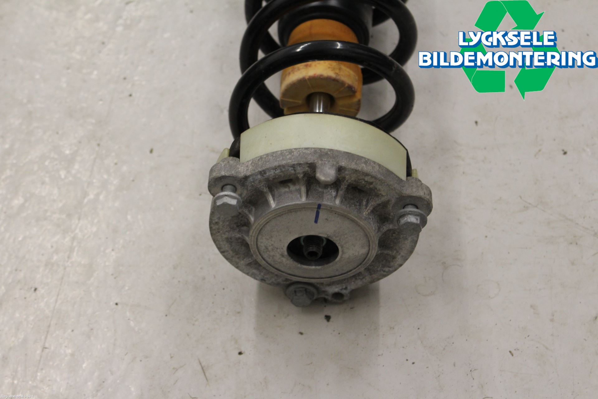 Audi A4/S4 B9 16-19 Fjäderben Fram Höger