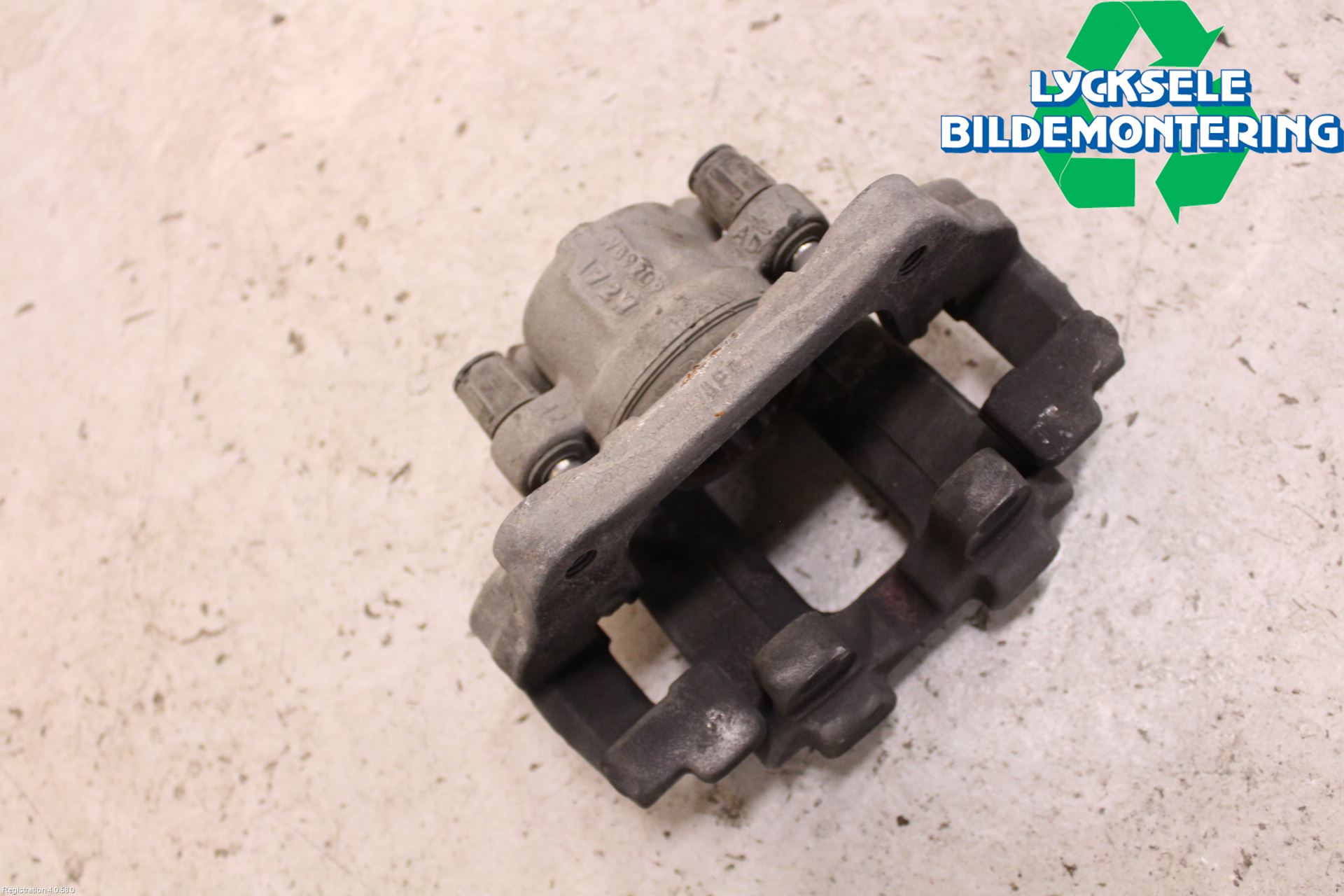 BMW 3 F30/F31/F80 12-19 Bromsok Fram Höger