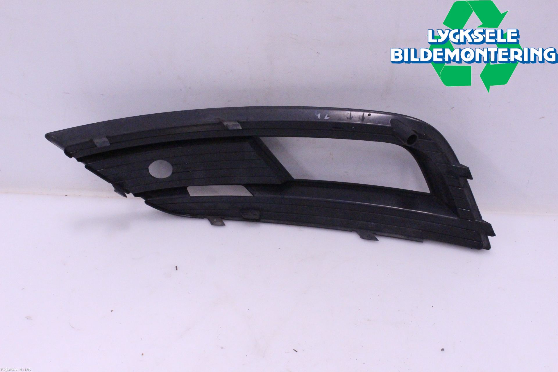 Audi A4 12-15 Dimljussarg Fram