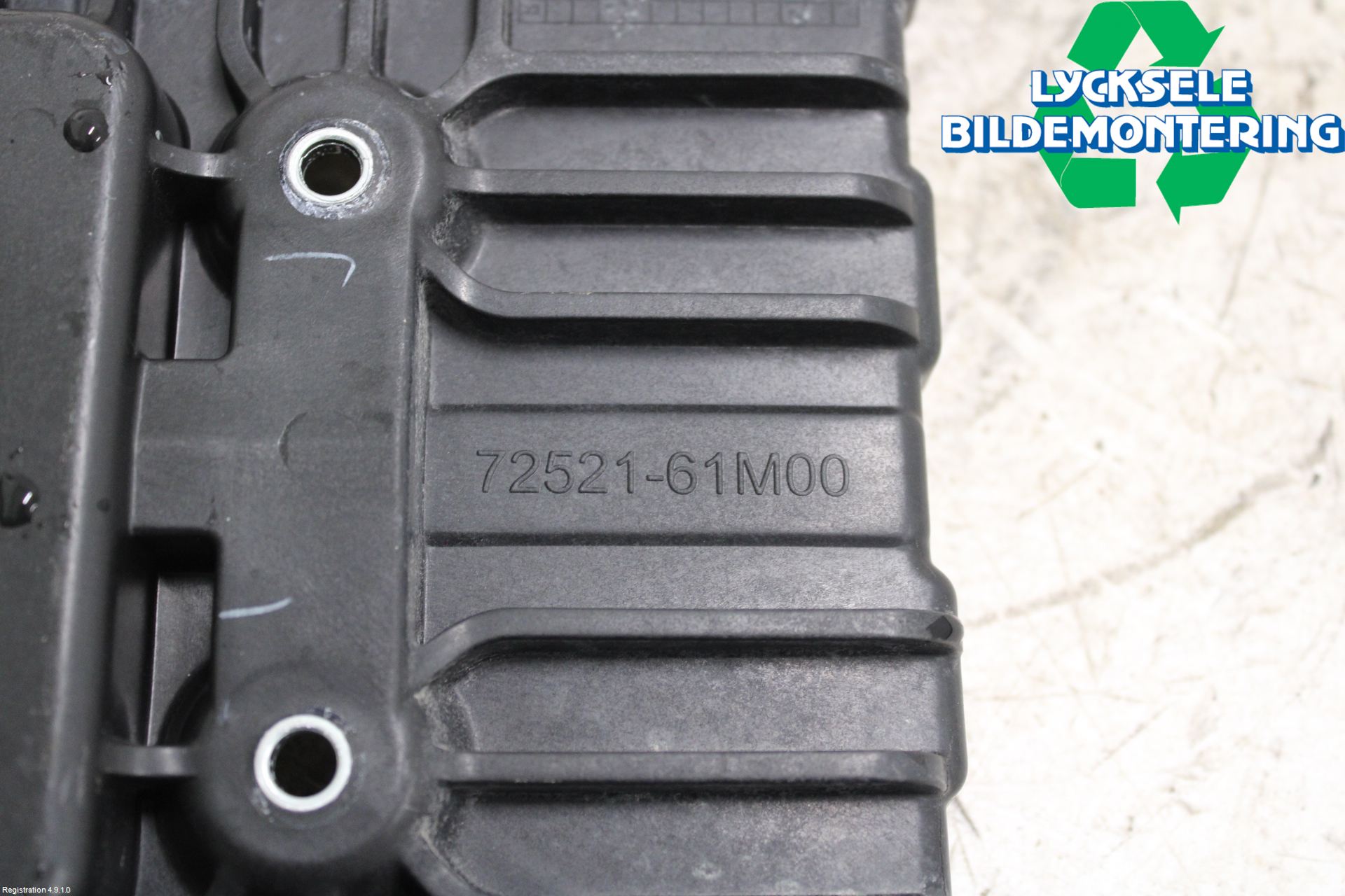 Suzuki SX4 S-CROSS 22- Batterilåda-Fäste-Hållare