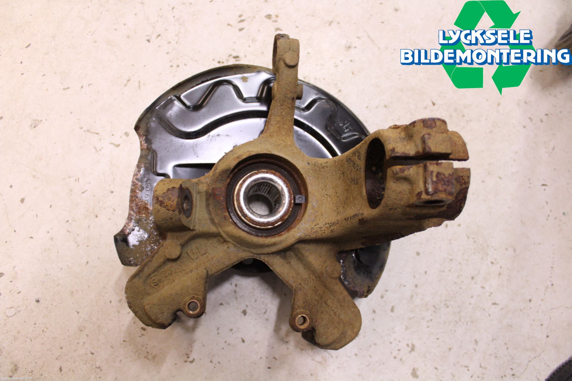 Volkswagen VW POLO 10-17 Styrspindel Lagerhus Vä