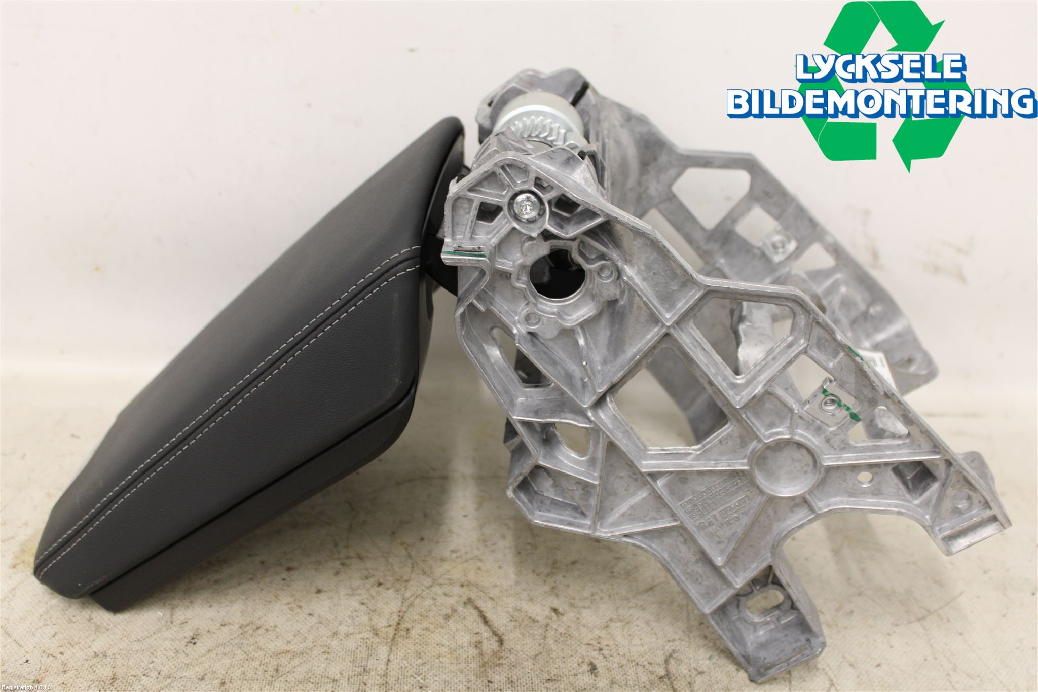 Audi A6 F2/C8 19- Inredning Armstöd