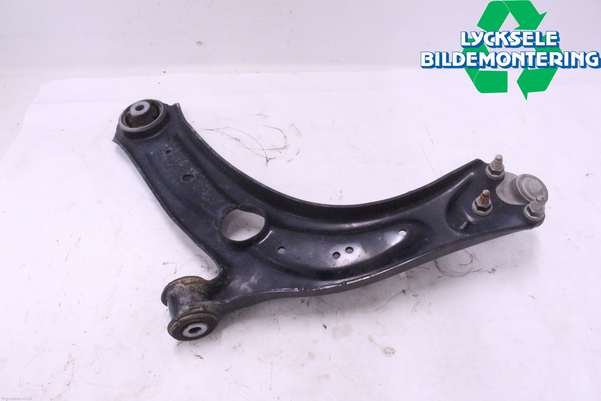 Volkswagen VW TIGUAN 16-24 Bärarm Fram Undre Hö