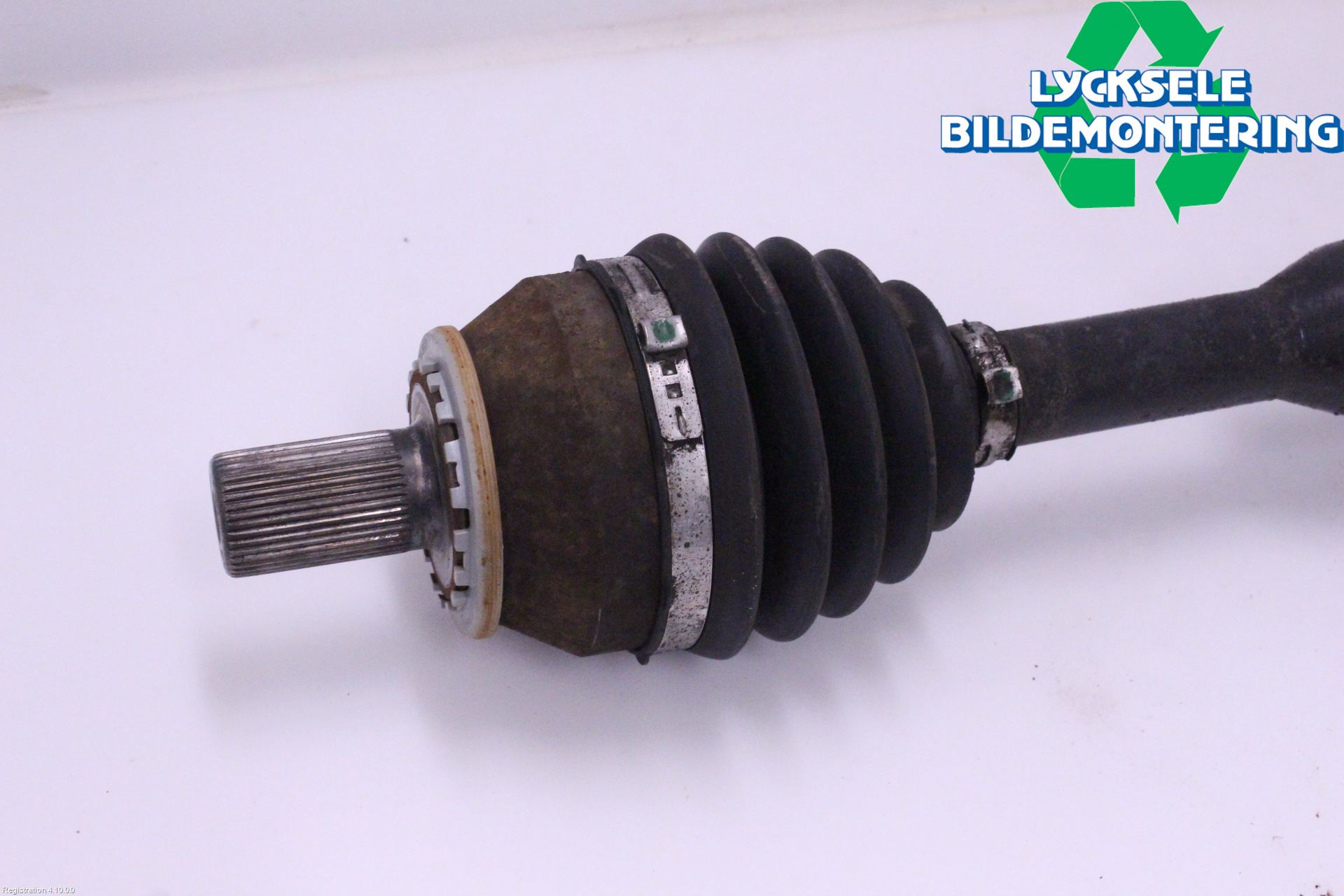 Volvo V60 CROSS COUNTRY 16-18 Drivaxel Fram Höger