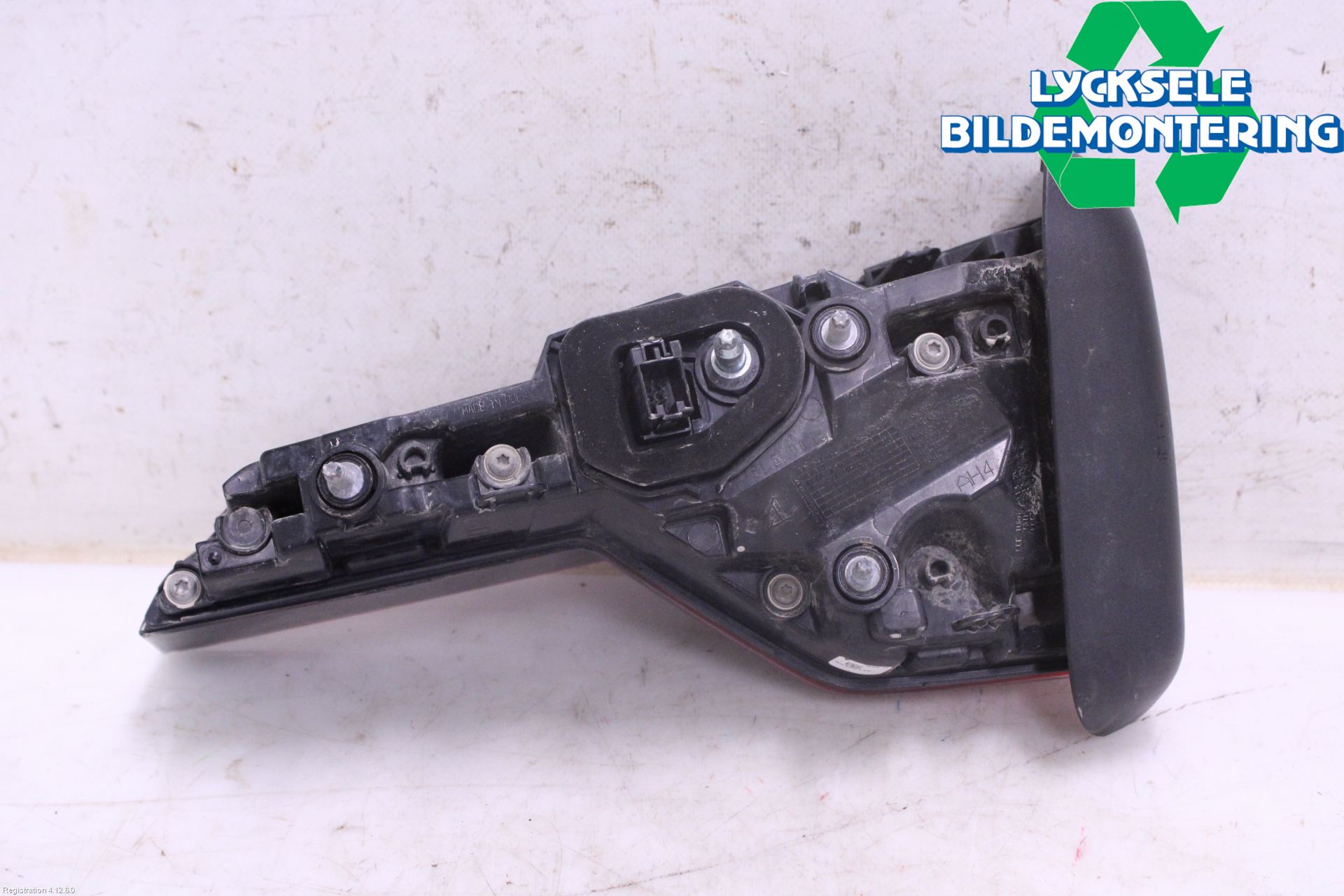 Audi A4/S4 B9 16-19 Bakljus Lucka Vä