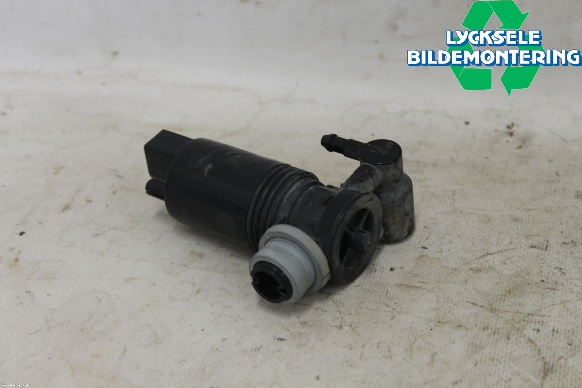Volvo V90 17->> Spolarpump Vindruta