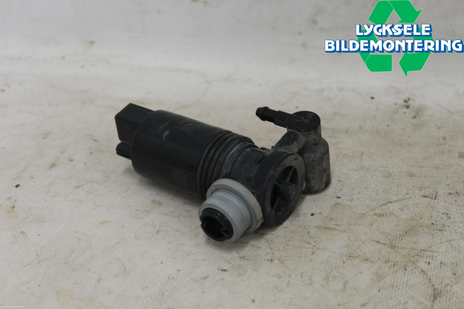 Volvo V90 17->> Spolarpump Vindruta