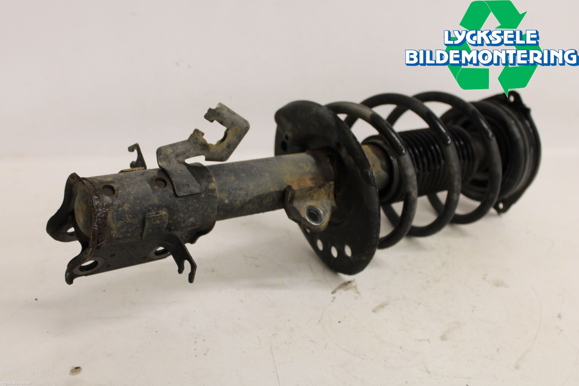 Nissan LEAF 18- Fjäderben Fram Höger