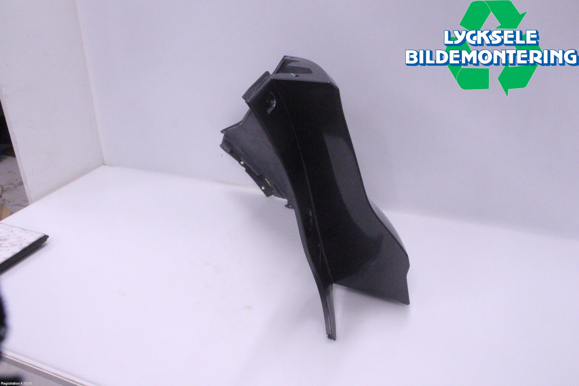 Ford KUGA 13-16 Stötfångardel Bak Hö