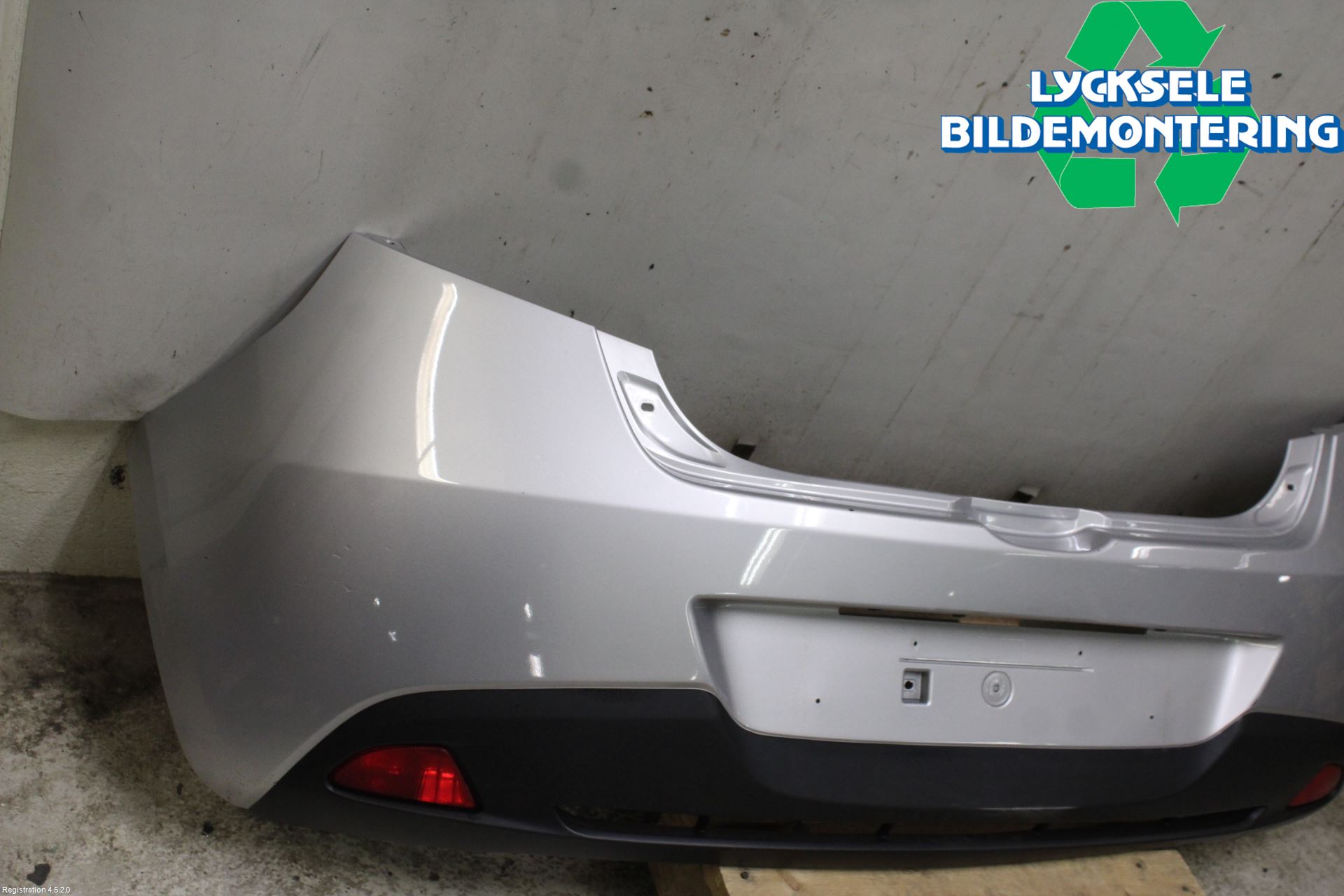 Mazda 2 (DE) 08-15 Stötfångarbeklädnad Bak