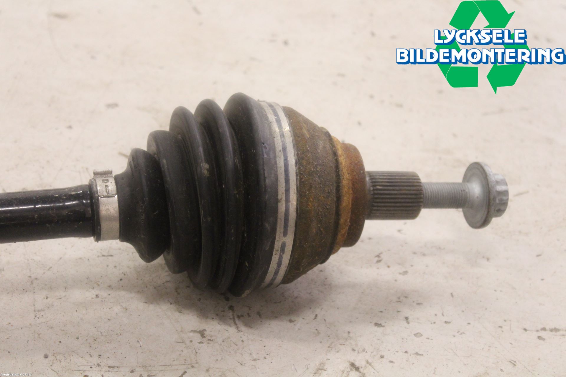 Volkswagen VW TIGUAN 16-24 Drivaxel Fram Vänster