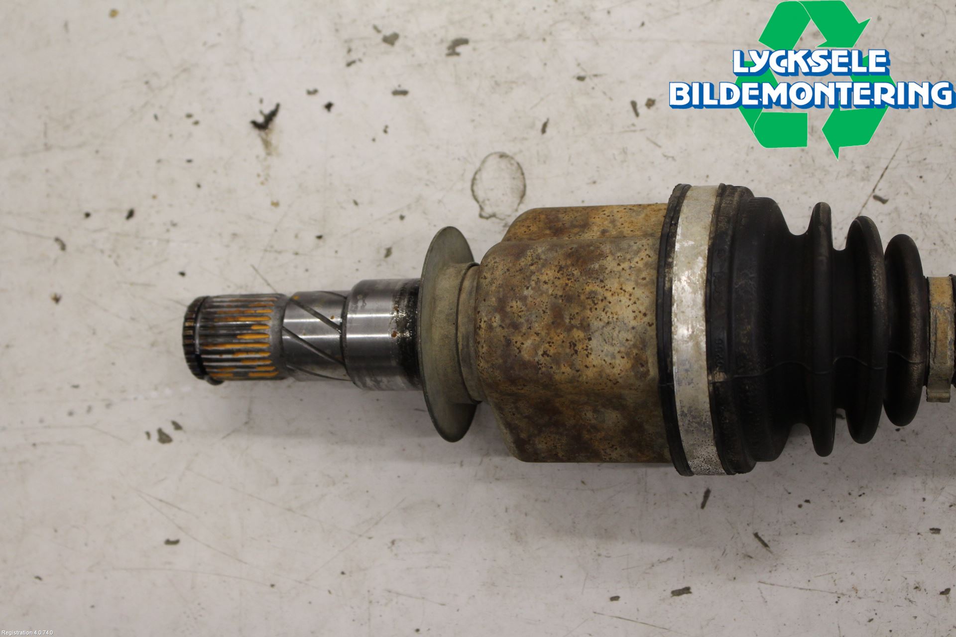 Nissan NAVARA 05-16 Drivaxel Fram Höger