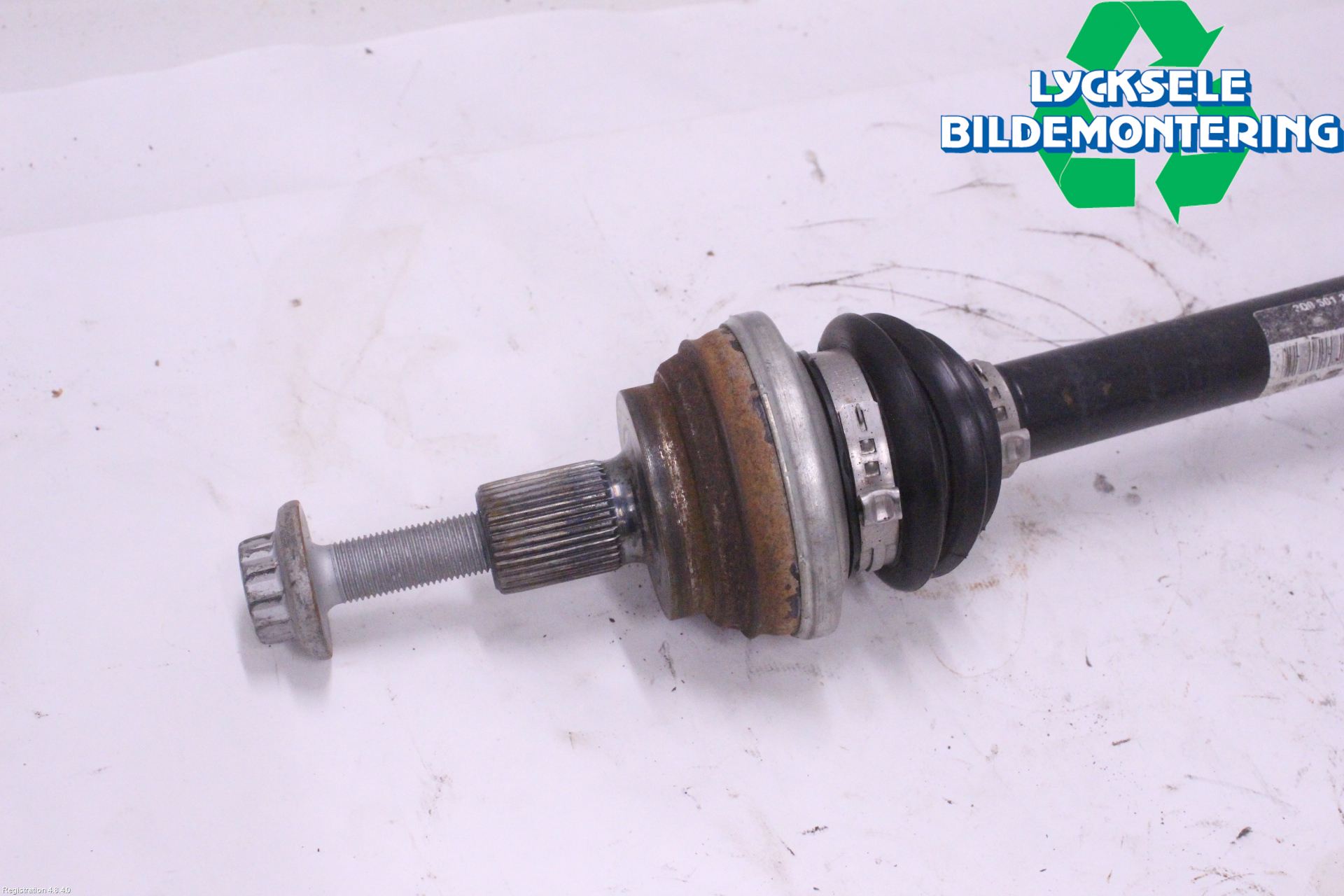 Volkswagen VW TIGUAN 16-24 Drivaxel Bak Vänster