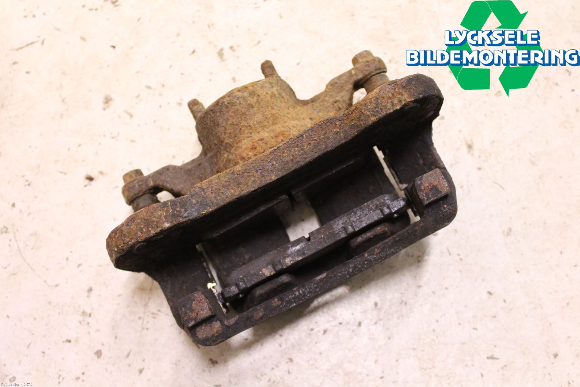 Mitsubishi L200 06-15 Bromsok Fram Vänster