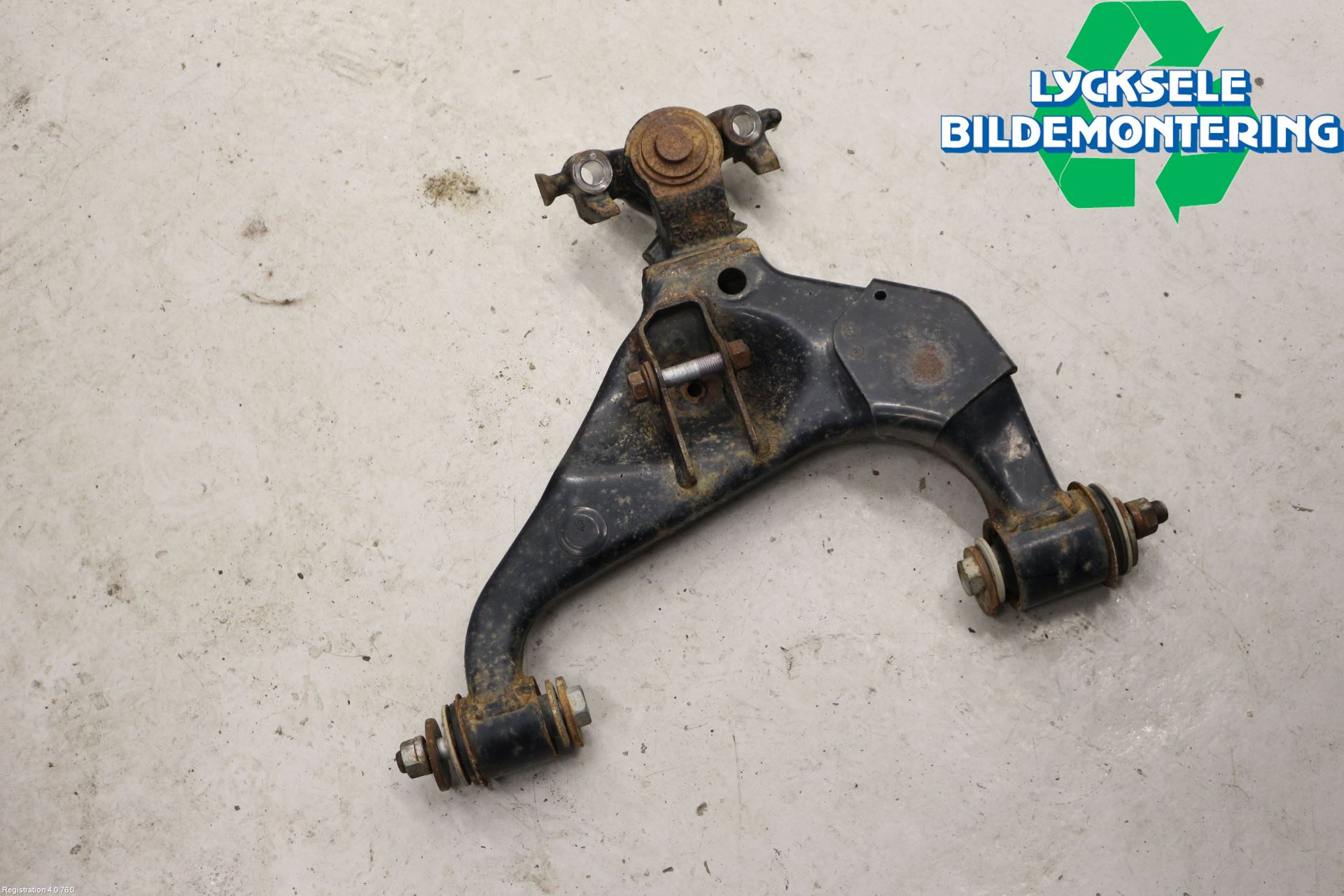 Toyota HILUX 16- Bärarm Fram Undre Hö
