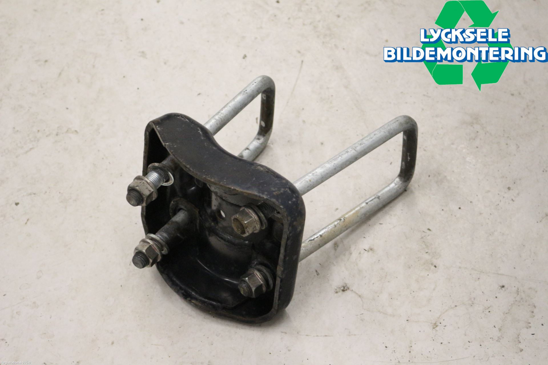 Toyota HILUX 16- Bladfjäderhänke Bak