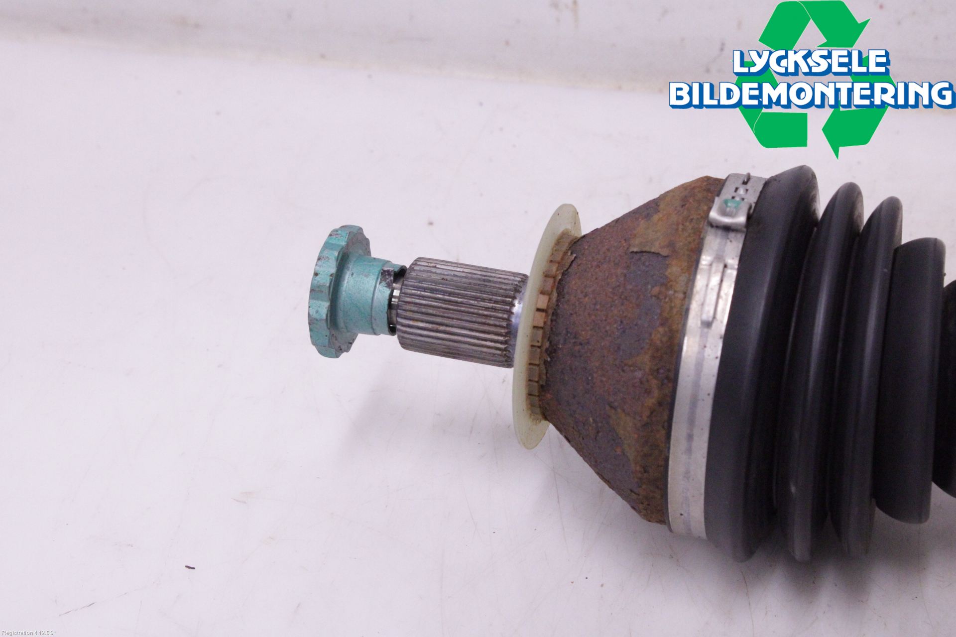 Volkswagen VW TAIGO 22- Drivaxel Fram Vänster
