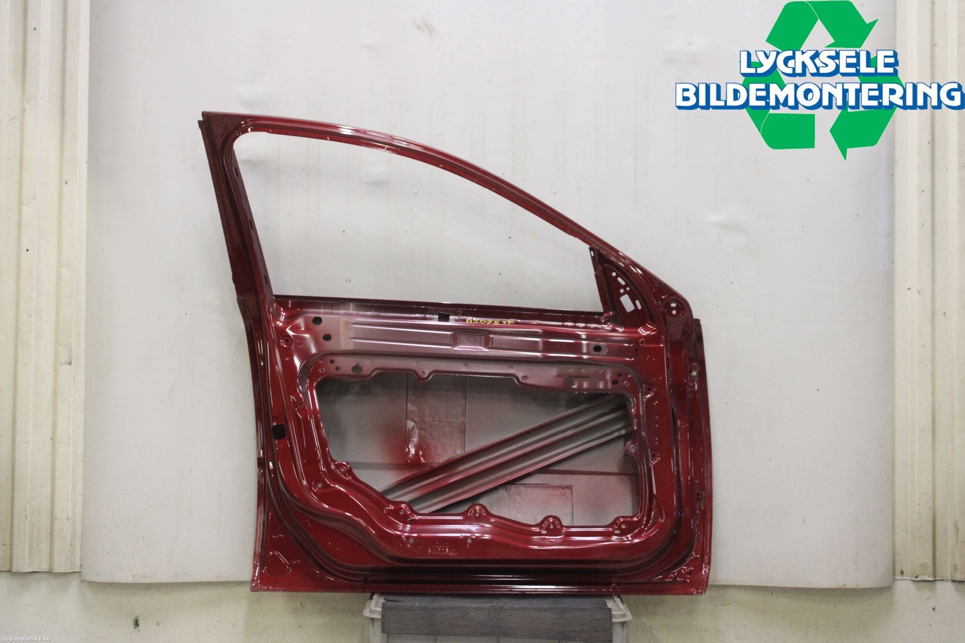 Volvo V70 08-13 Dörr Fram Vänster