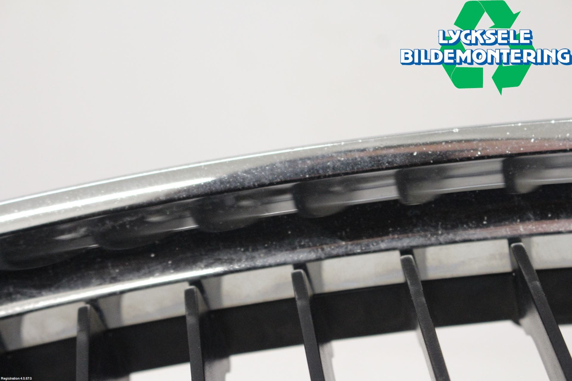 BMW 3 E90/91 SED/TOU 05-12 Grilldel Höger