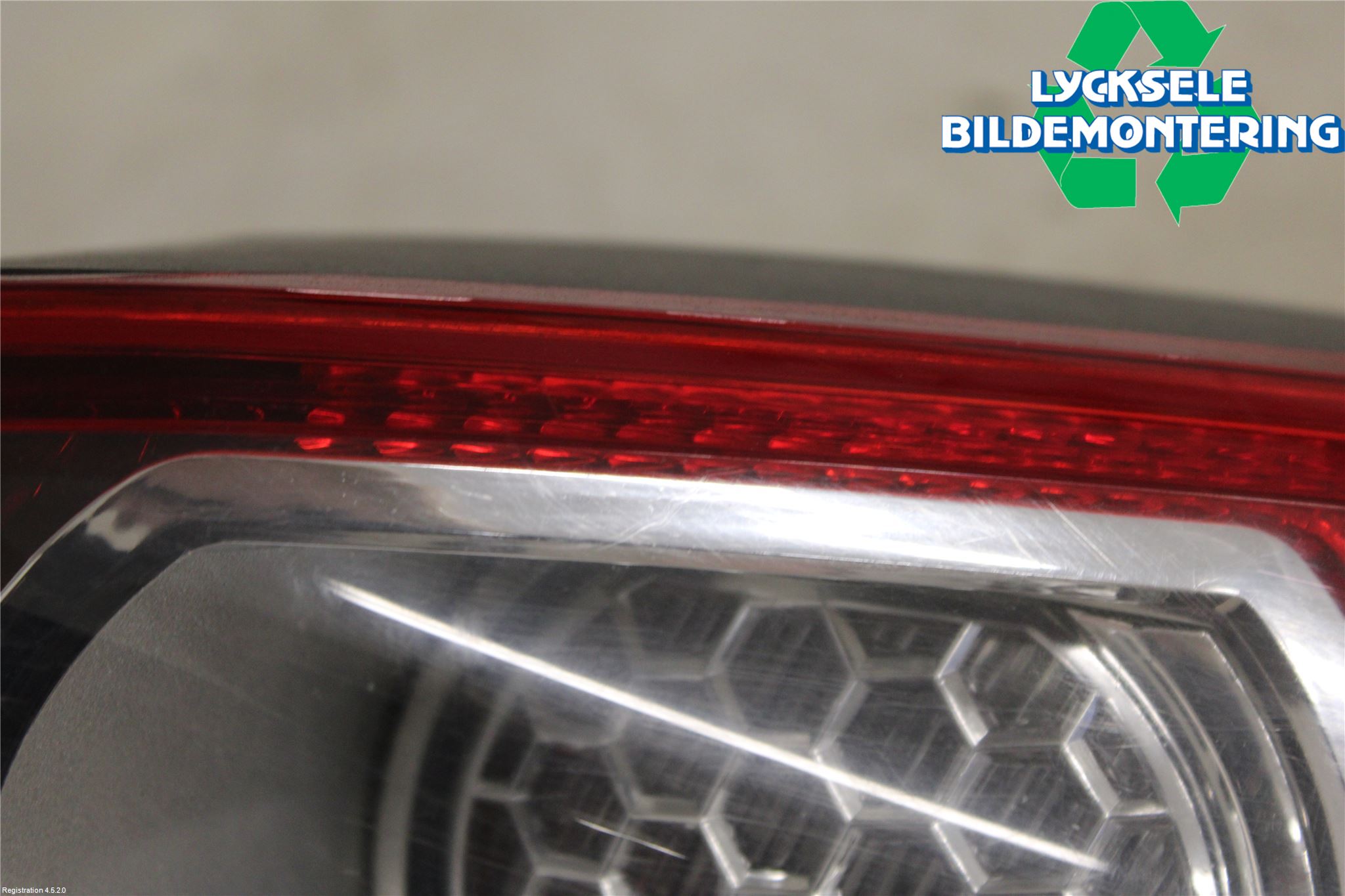 Ford KUGA 08-12 Bakljus Lucka Hö