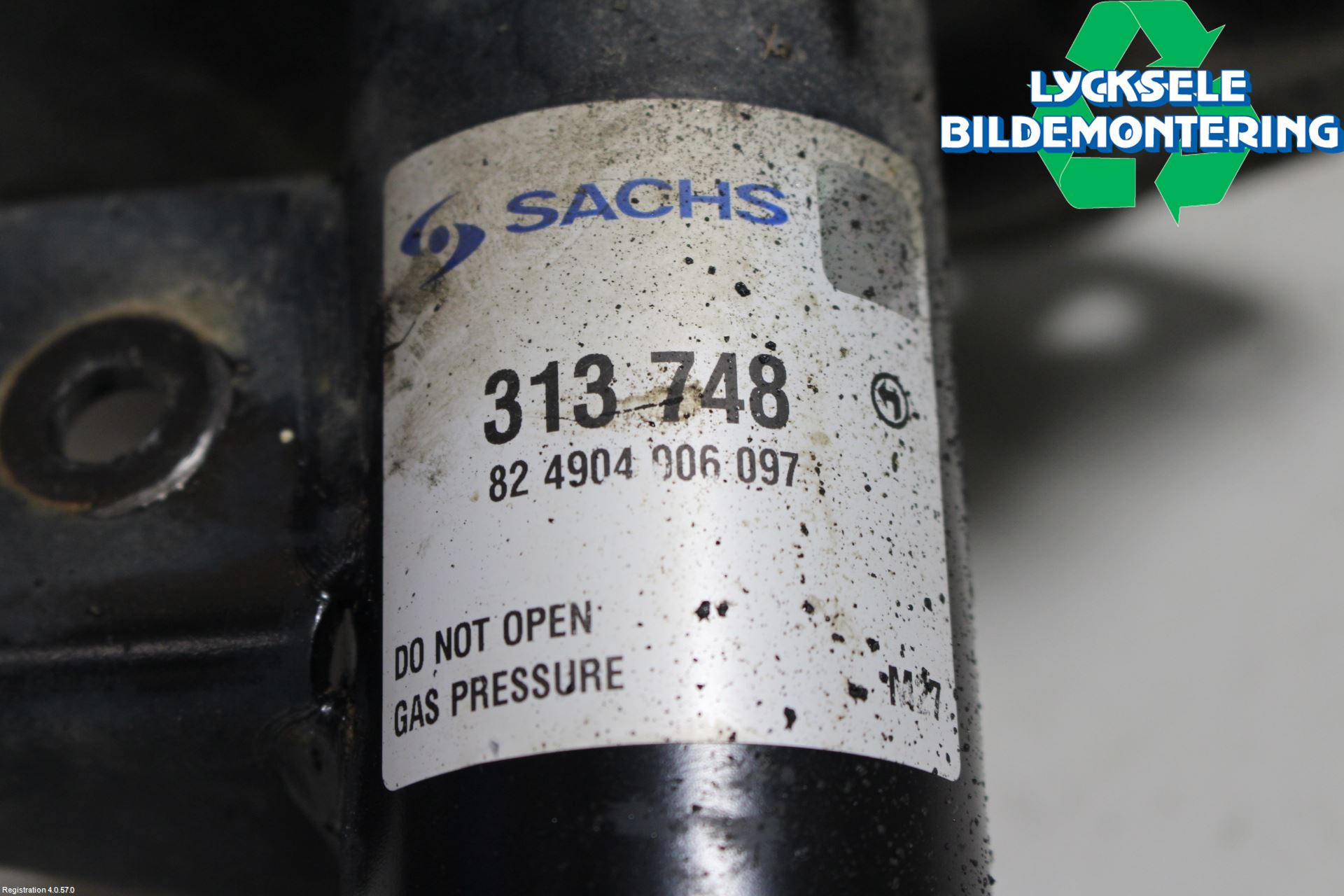 Volvo V70 08-13 Fjäderben Fram Vänster