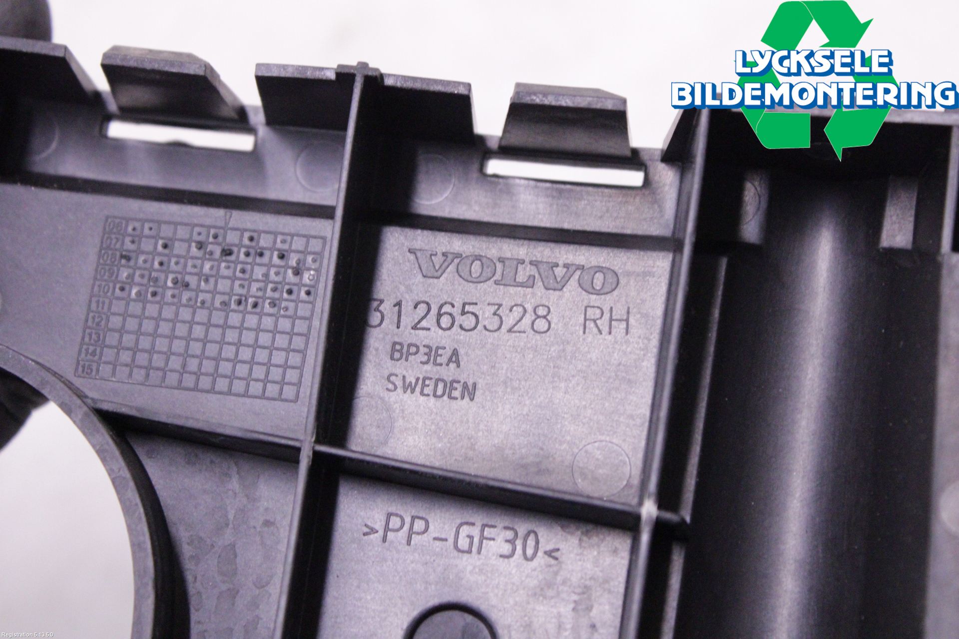 Volvo V70 08-13 Stötfångarfäste Bak Hö