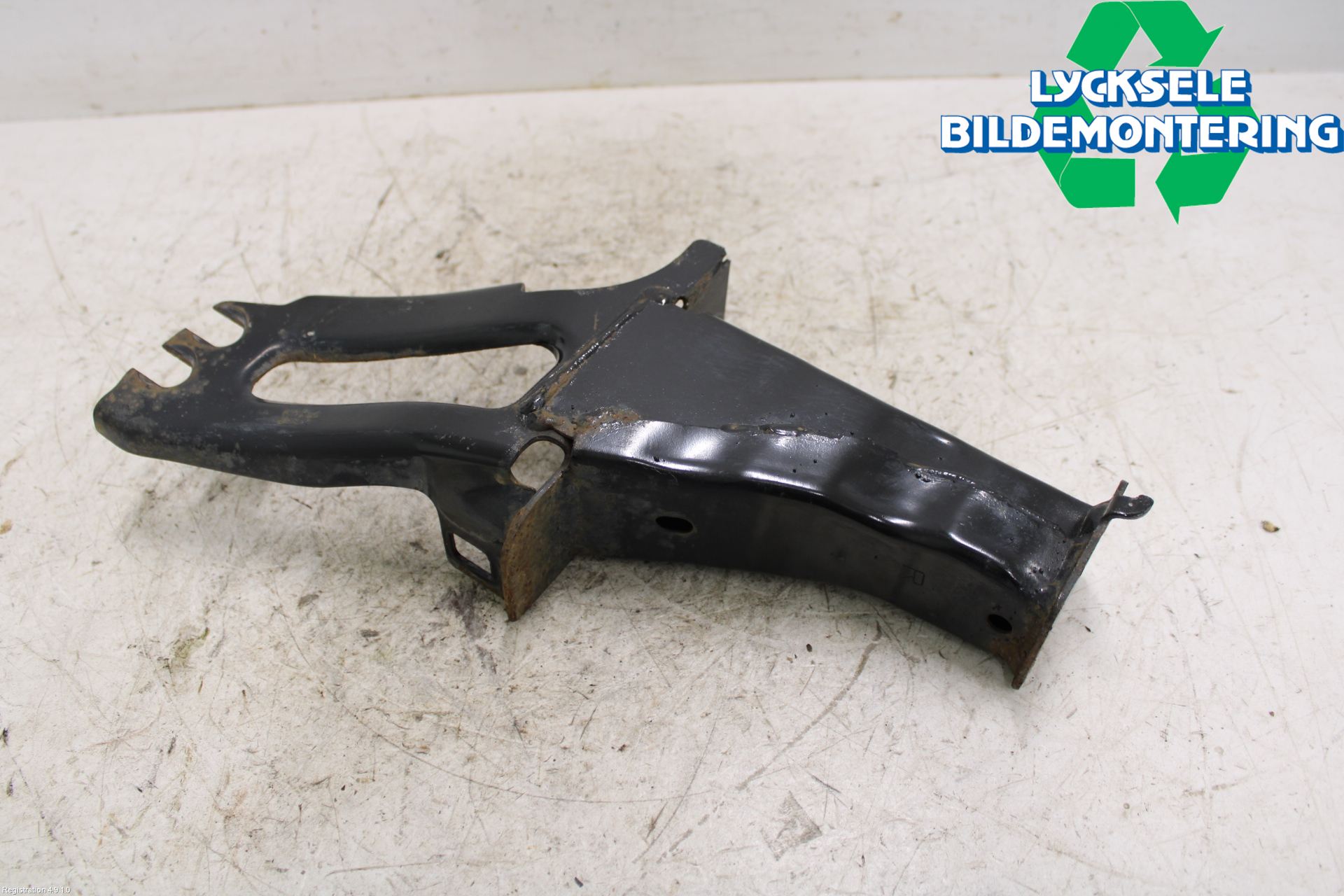 Volvo XC60 14-17 Stötfångarbärjärn Fram