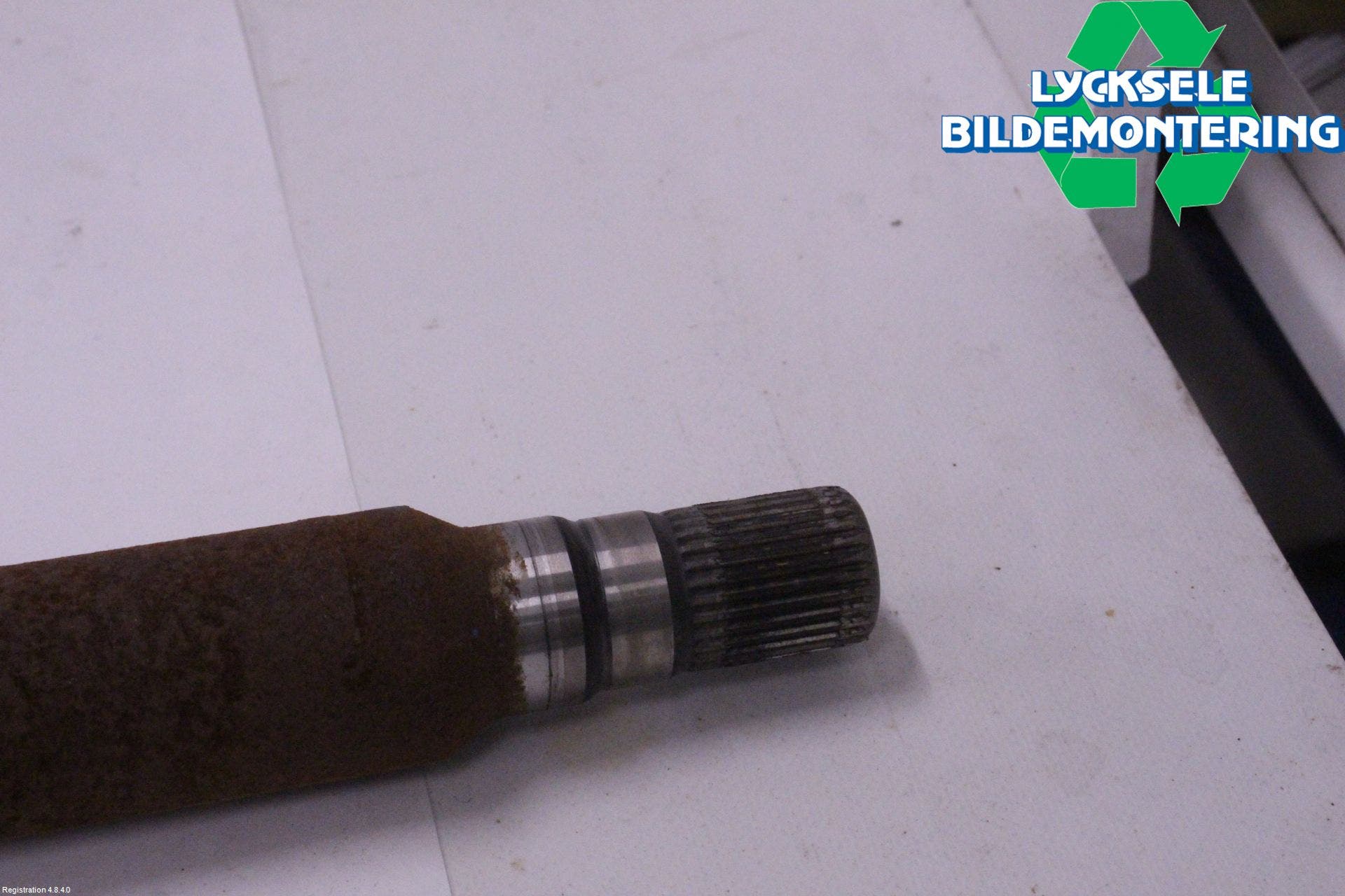 Volvo V60 14-18 Drivaxel Fram Höger