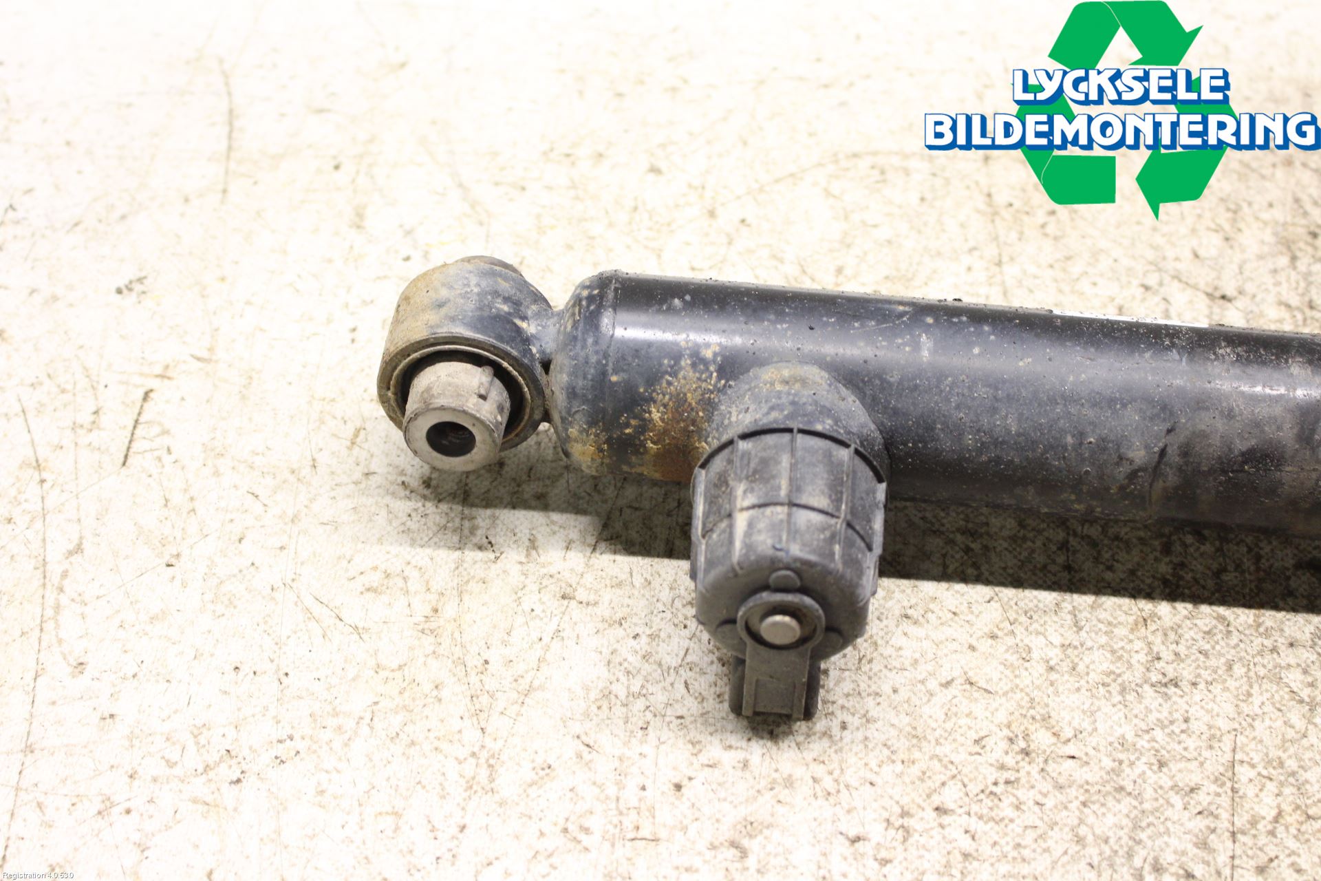 Opel INSIGNIA 17- Stötdämpare Bak