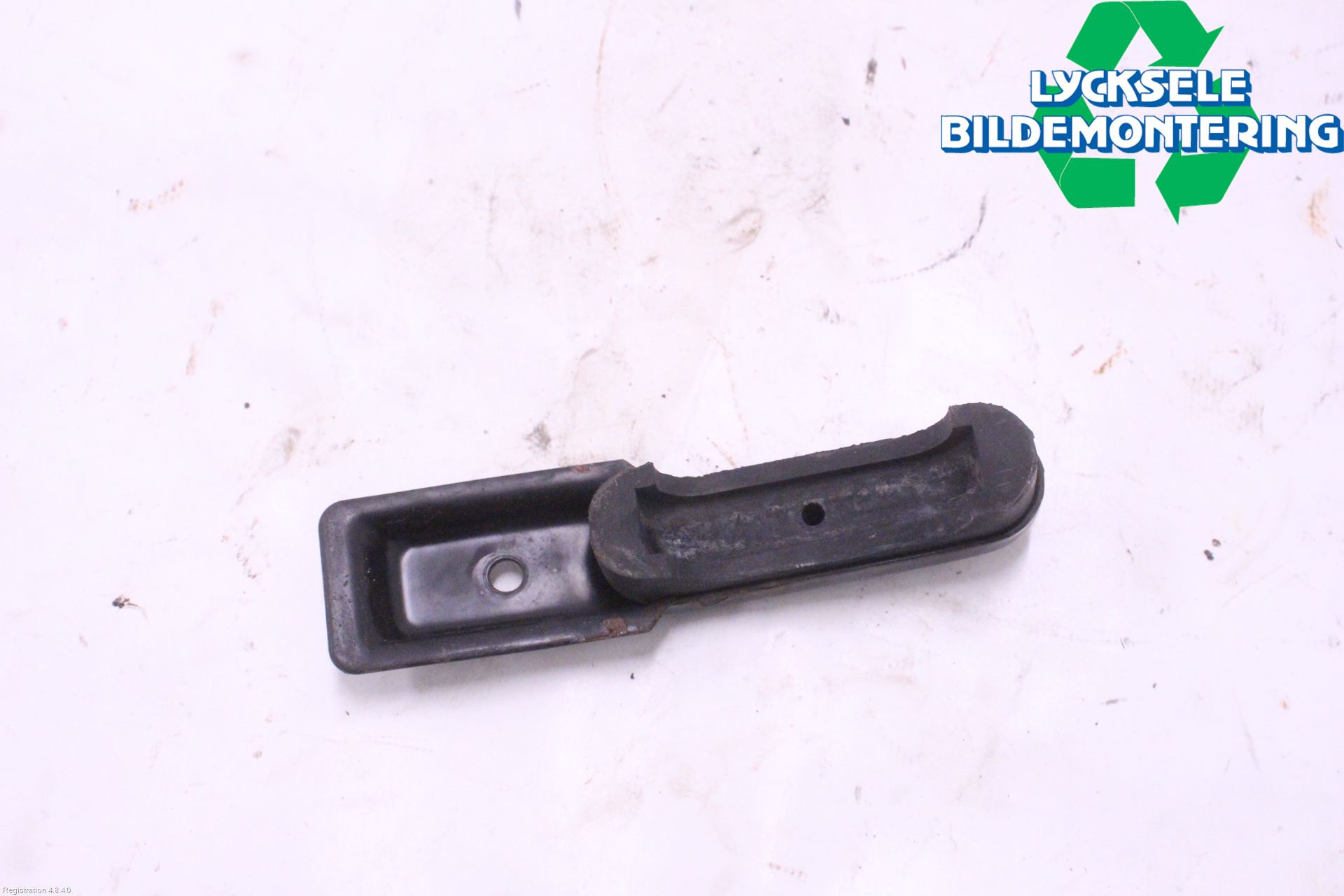 Volvo 940 91-98 Kylarfäste-Ram-Balk