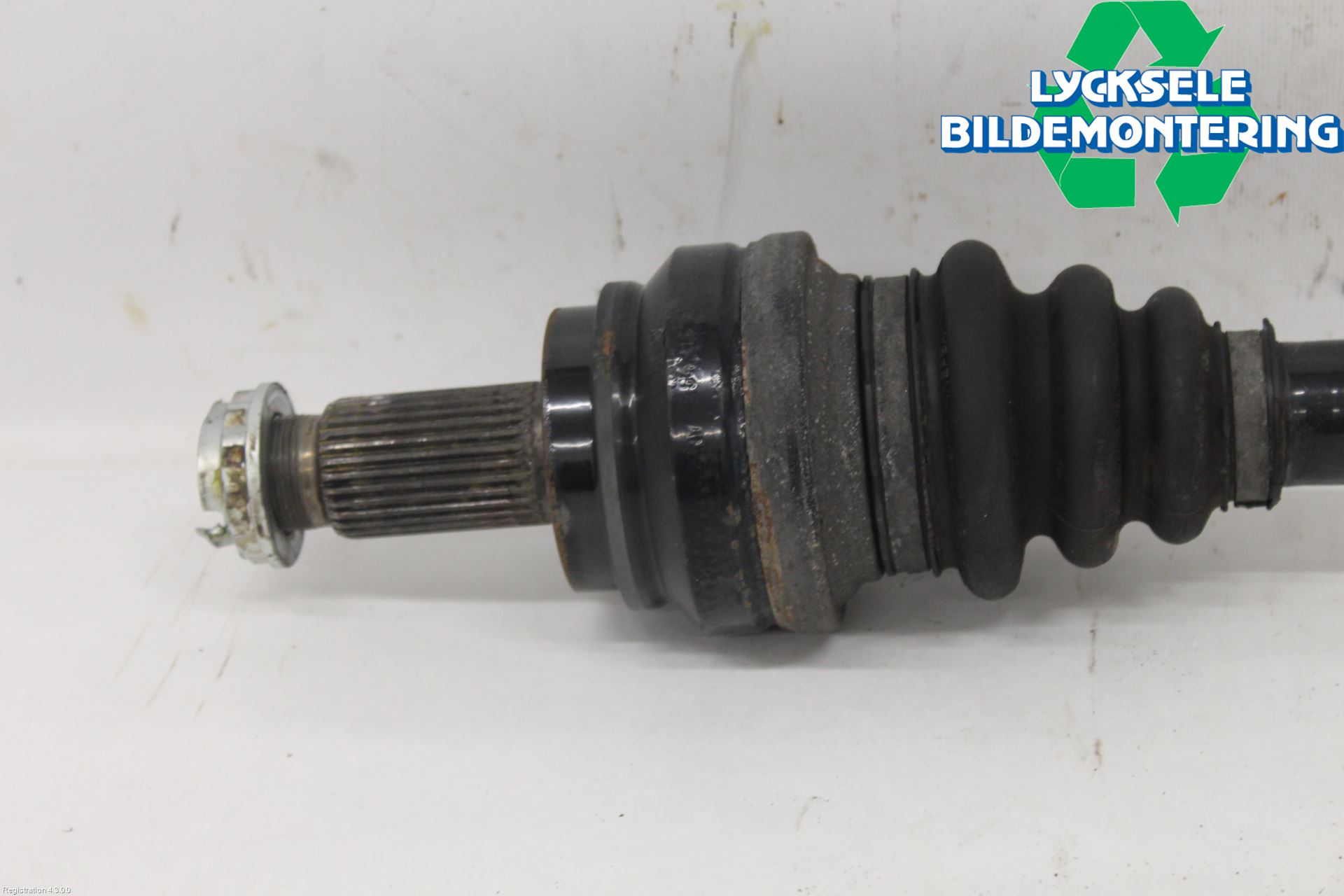 BMW 5 F10/F11/F18 09-17 Drivaxel Bak Vänster