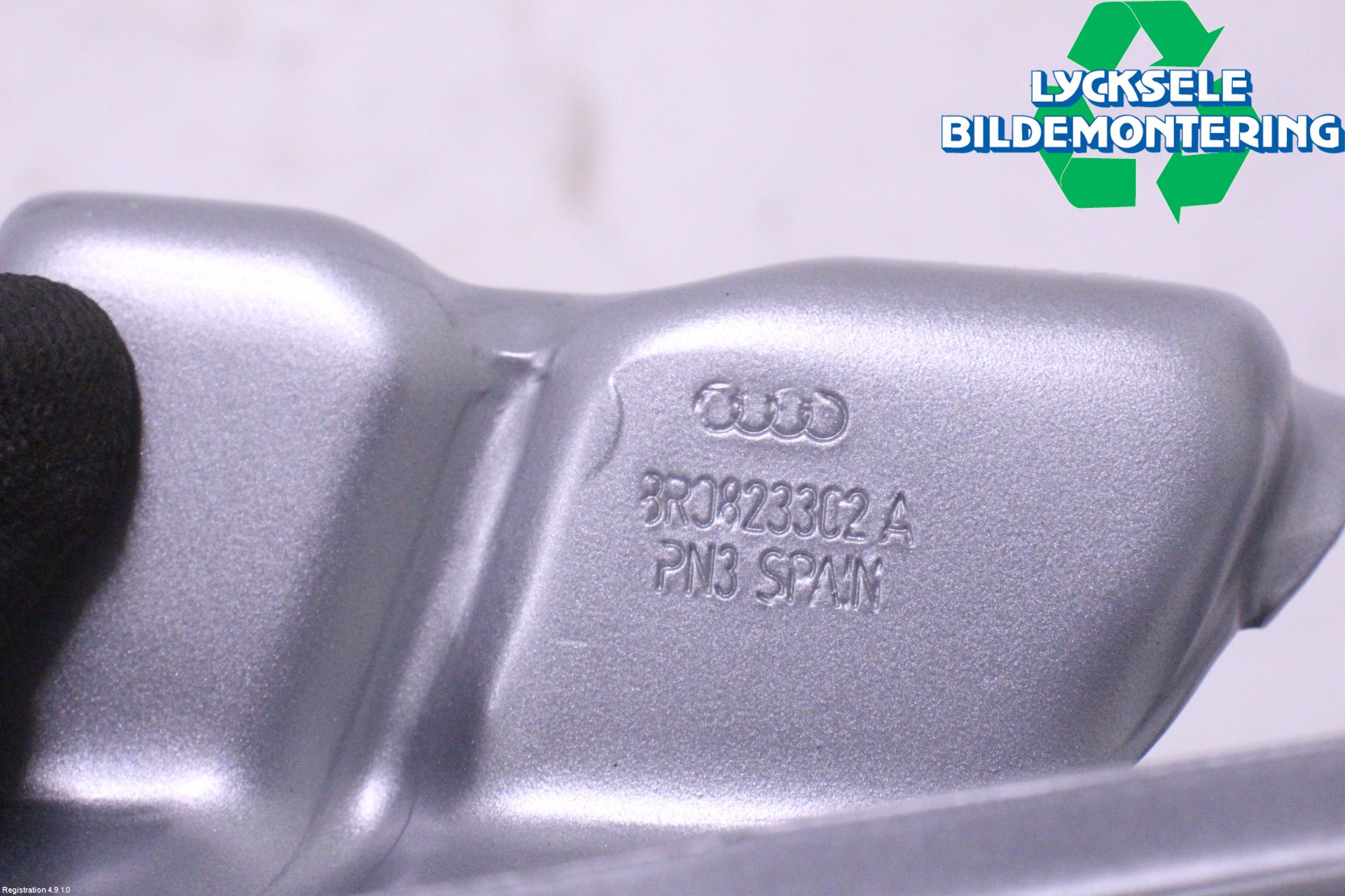 Audi Q5 09-16 Huvgångjärn
