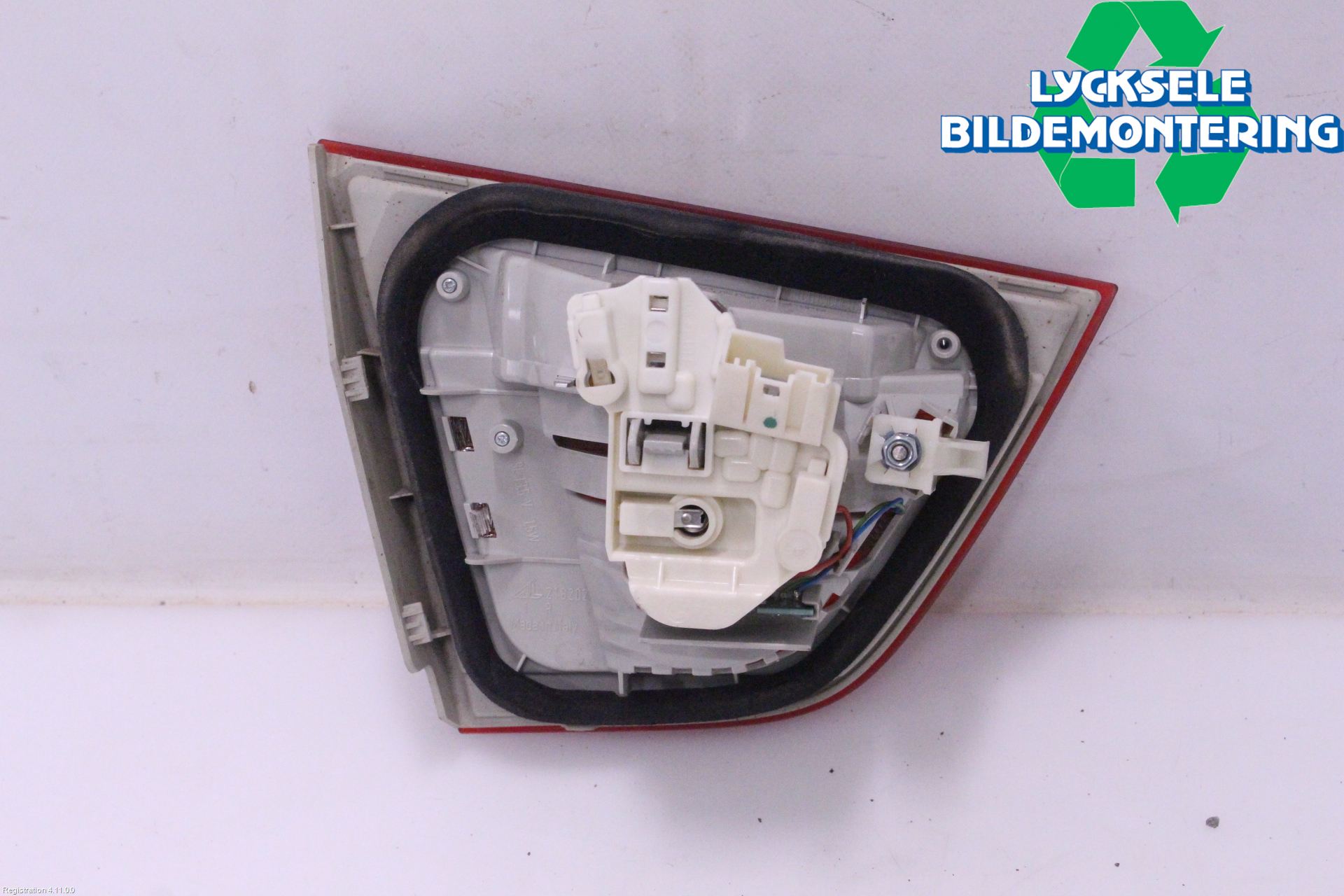 BMW 3 E90/91 SED/TOU 05-12 Bakljus Lucka Hö