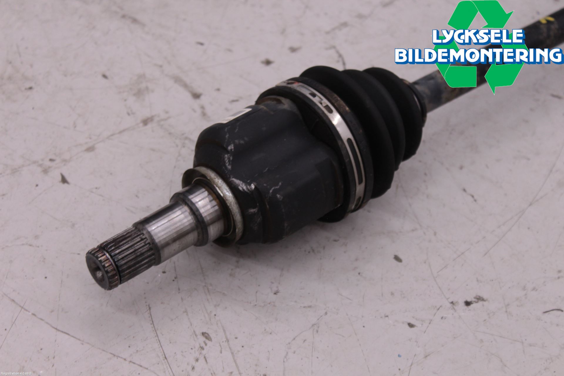 Toyota VERSO-S 11-16 Drivaxel Fram Vänster