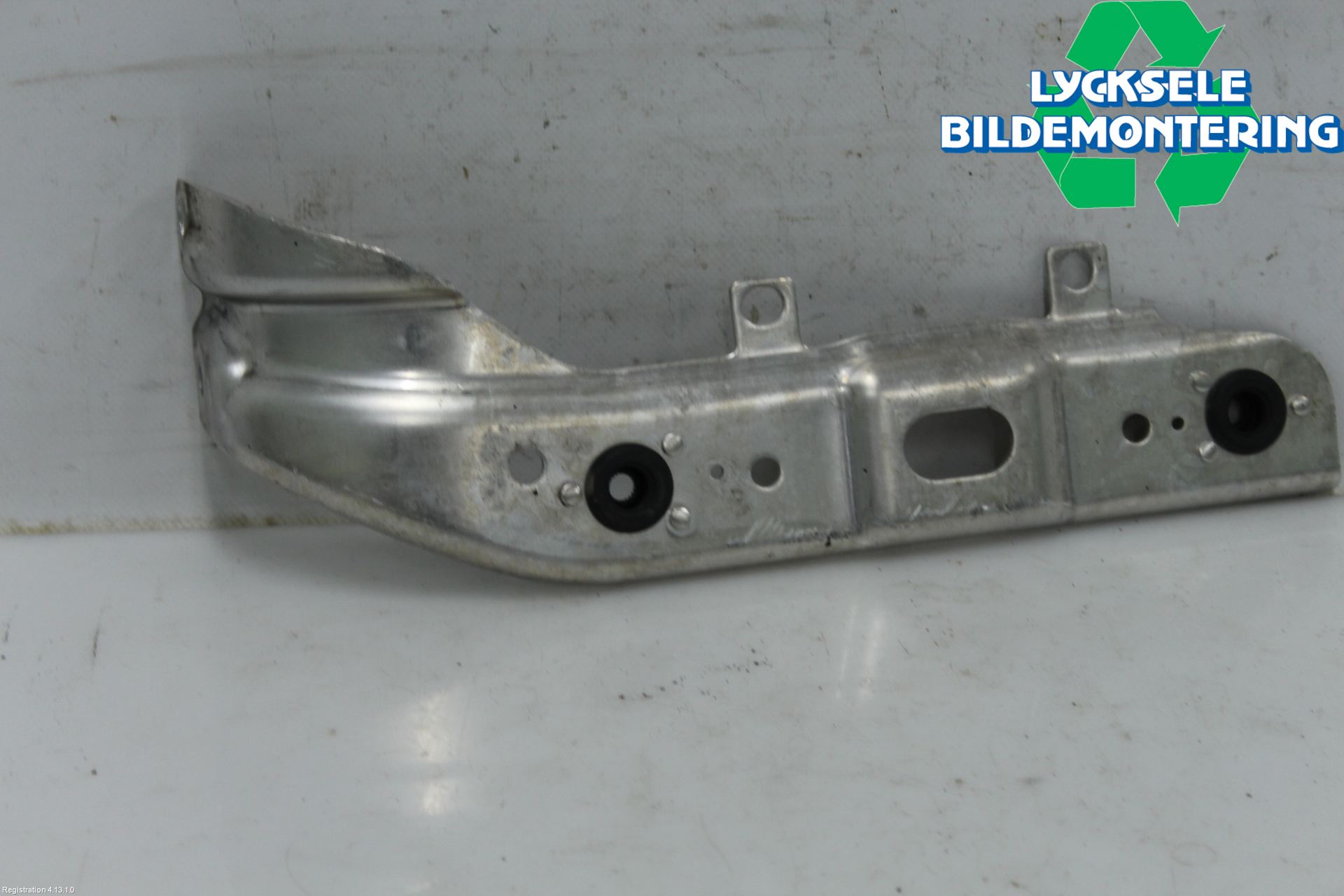 BMW 5 G30/G31/F90 17-23 Kylarfäste-Ram-Balk