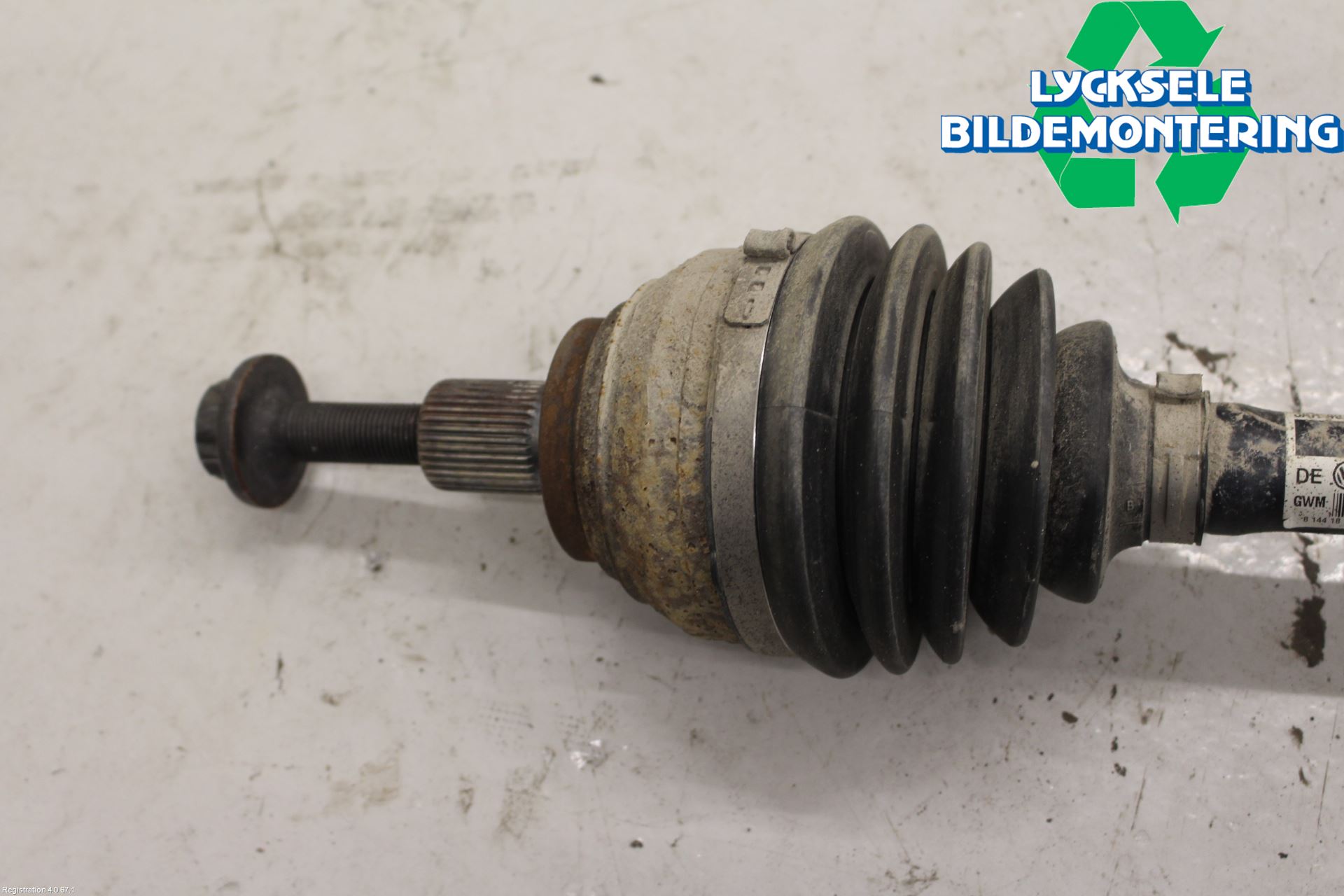 Volkswagen VW CADDY 16-20 Drivaxel Fram Vänster