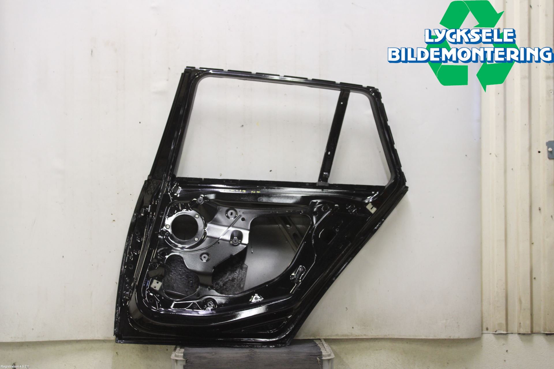 BMW 3 F30/F31/F80 12-19 Dörr Bak Höger