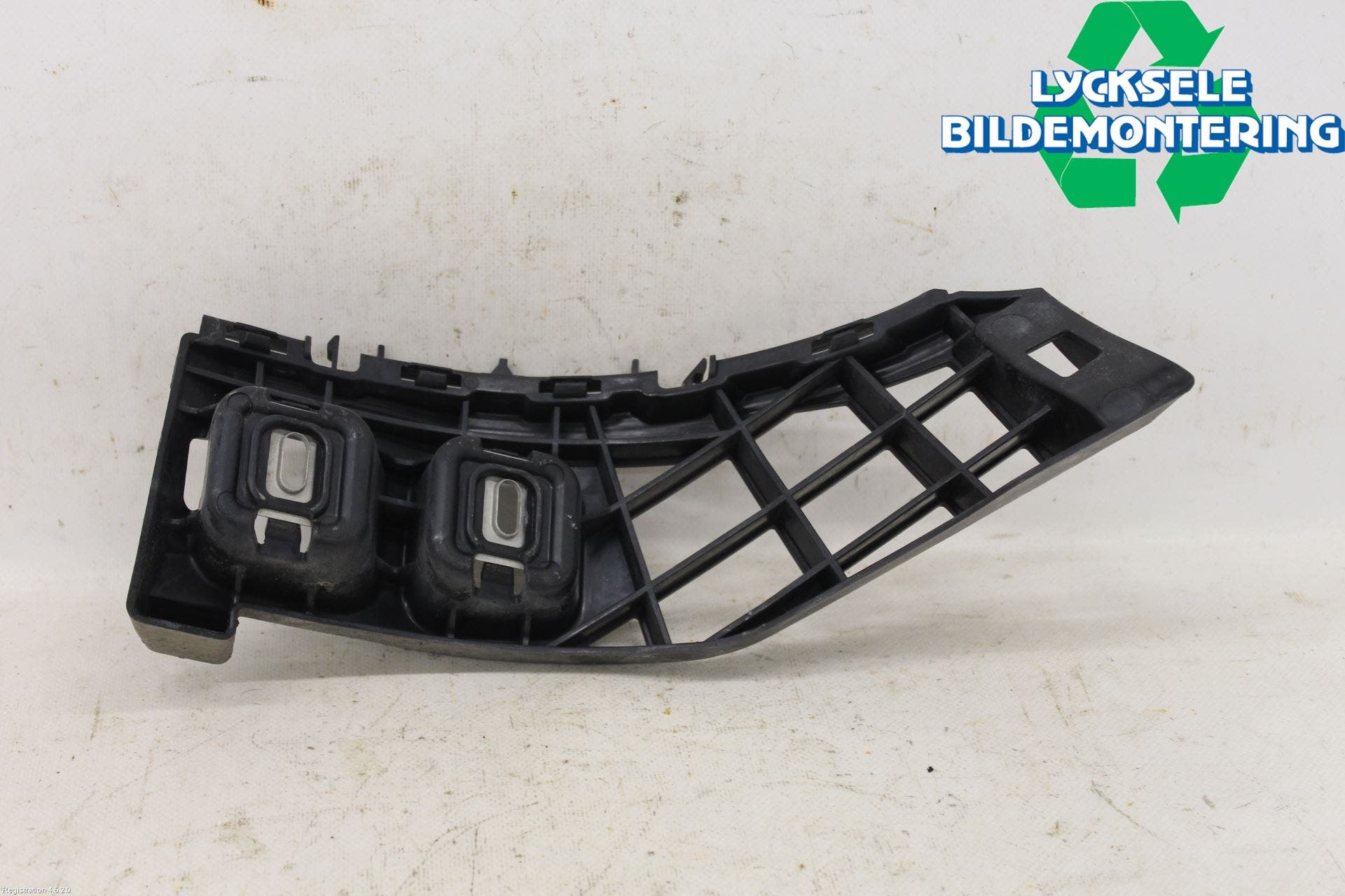 Mercedes-Benz MB E-KLASS (W212) 09-16 Stötfångarfäste Bak Vä