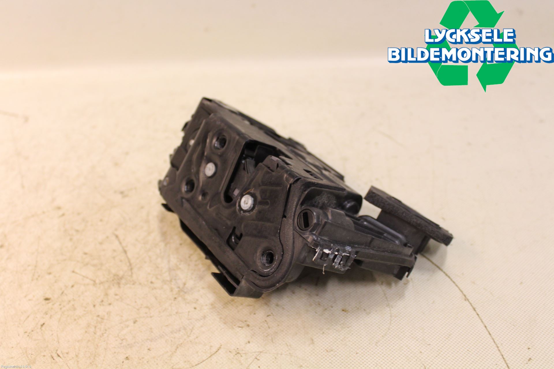 Volkswagen VW PASSAT 15-19 Låskista-Dörrlås