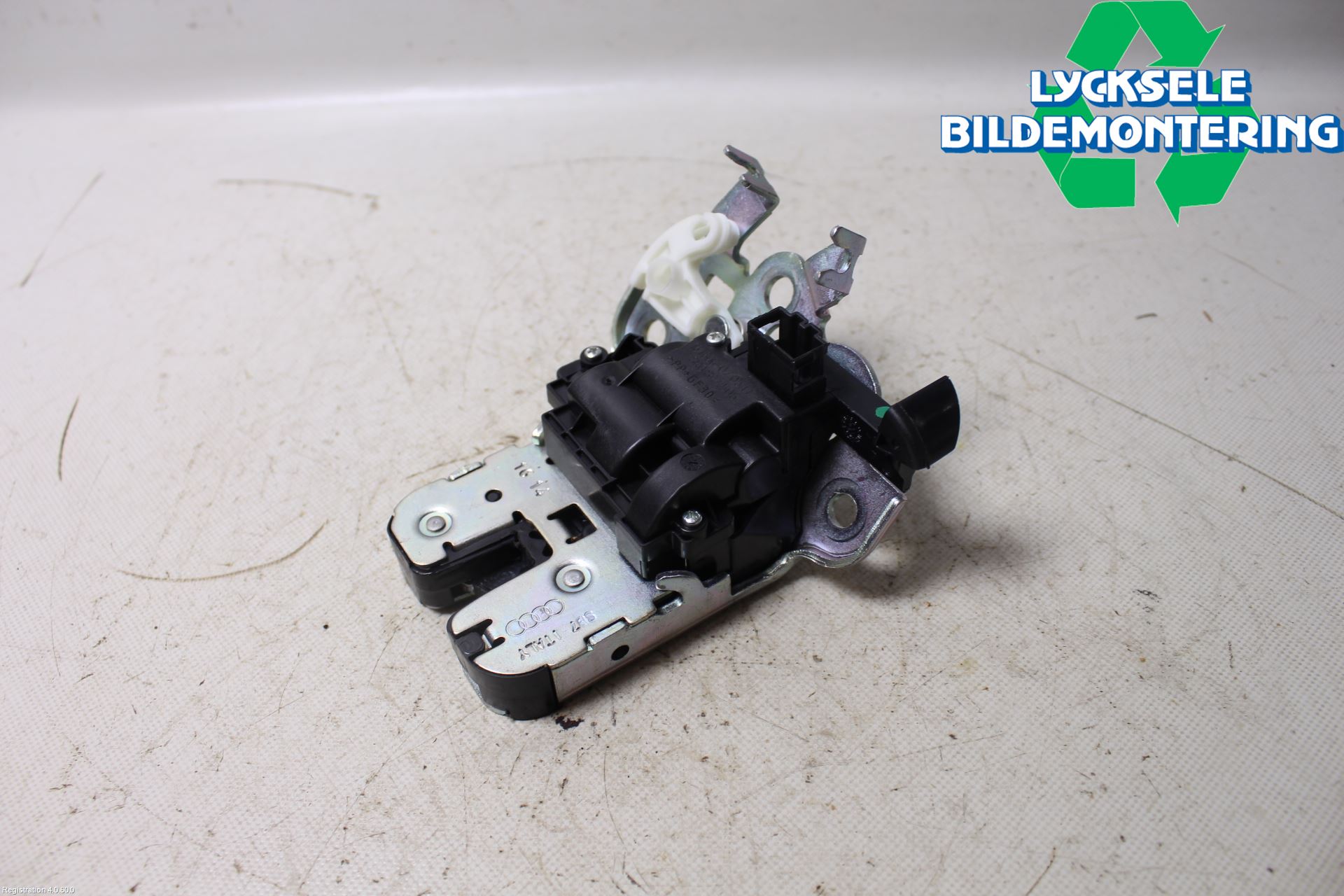 Audi A4 12-15 Låskista Baklucka