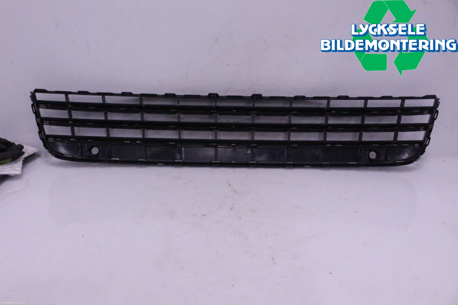 Volkswagen VW TOUAREG 7P 11-18 Grill-Galler