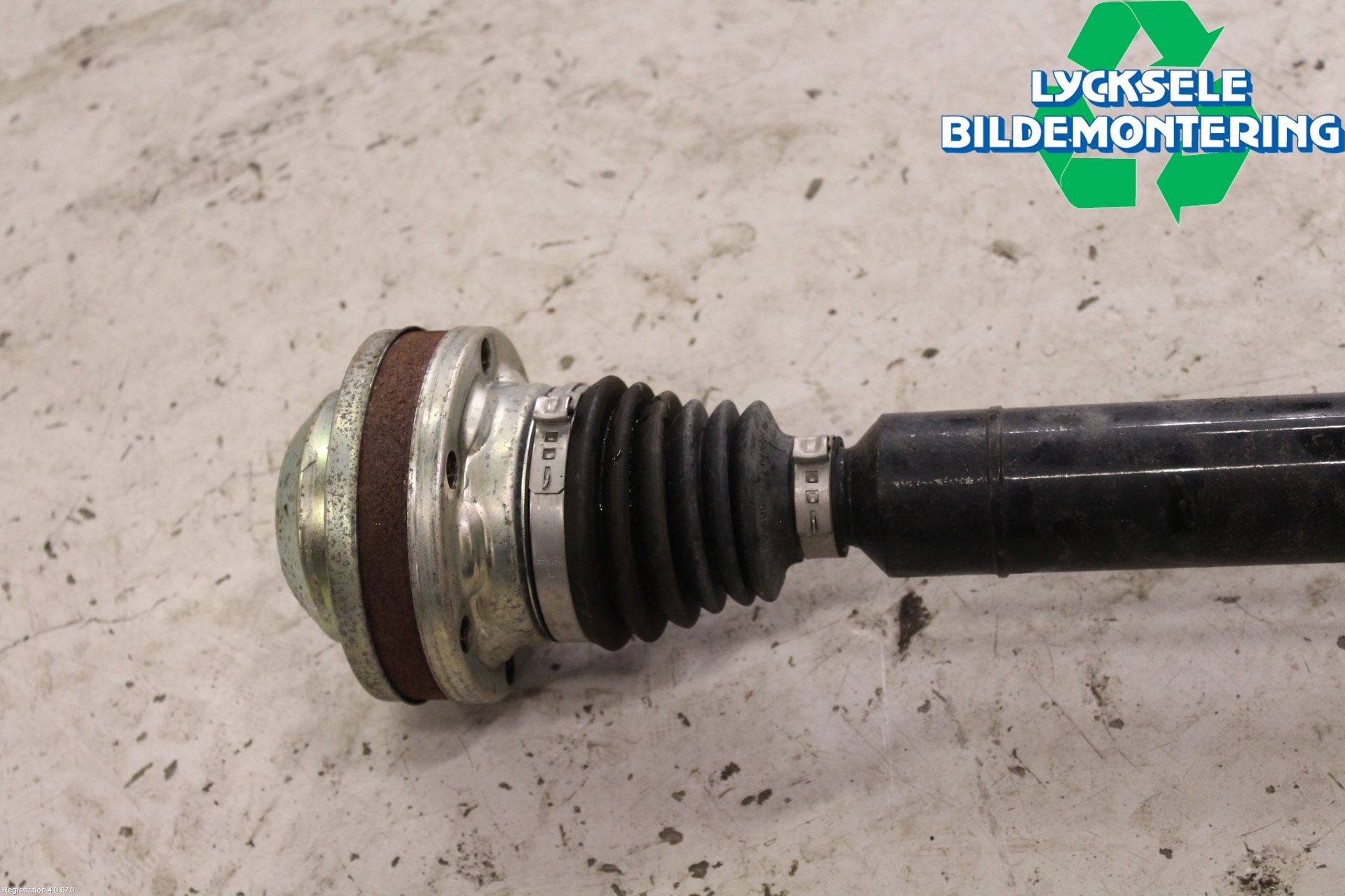 Volkswagen VW CADDY 16-20 Drivaxel Fram Höger