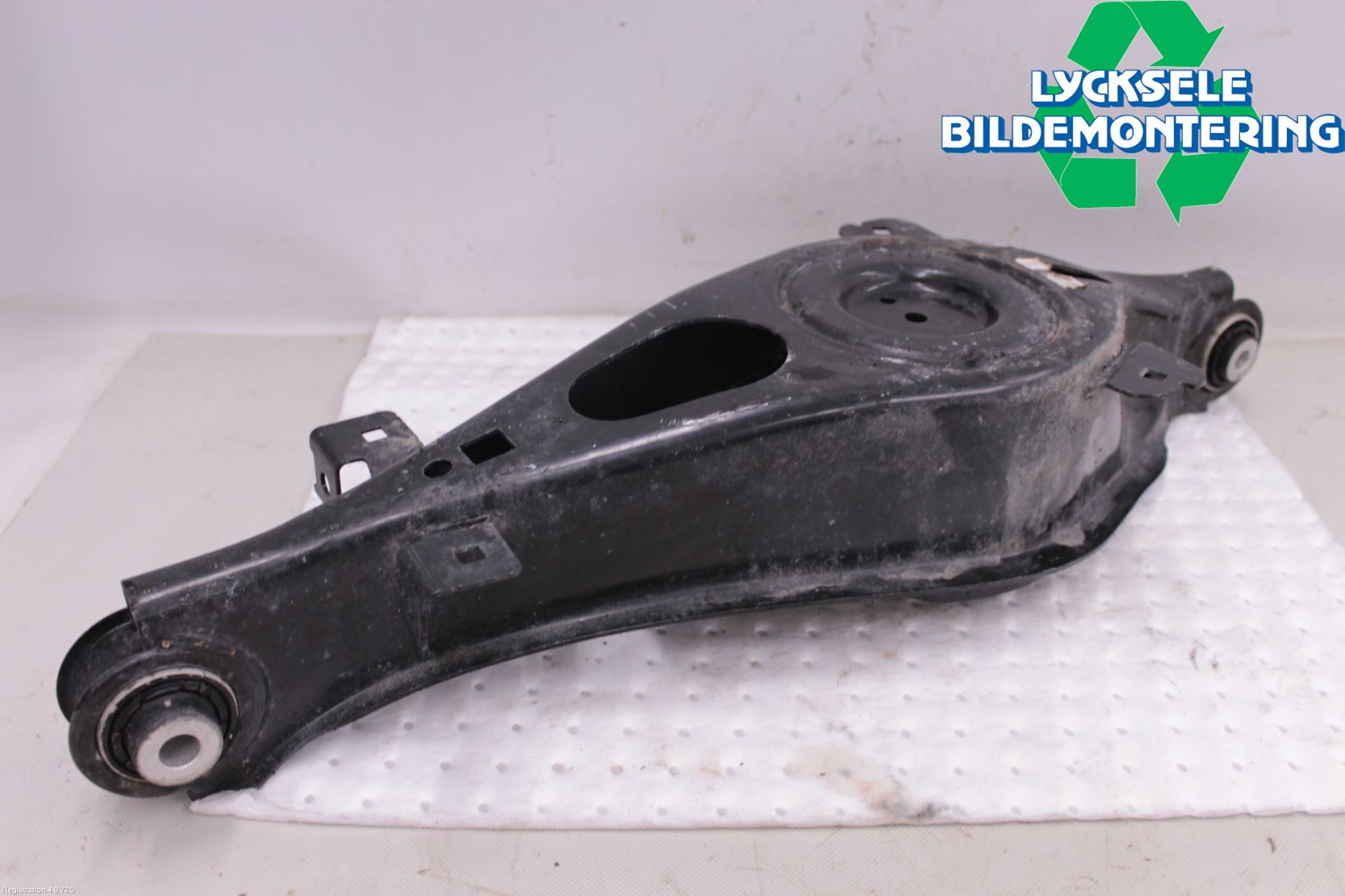 Ford FOCUS 19- Bärarm Bak Vä-Hö